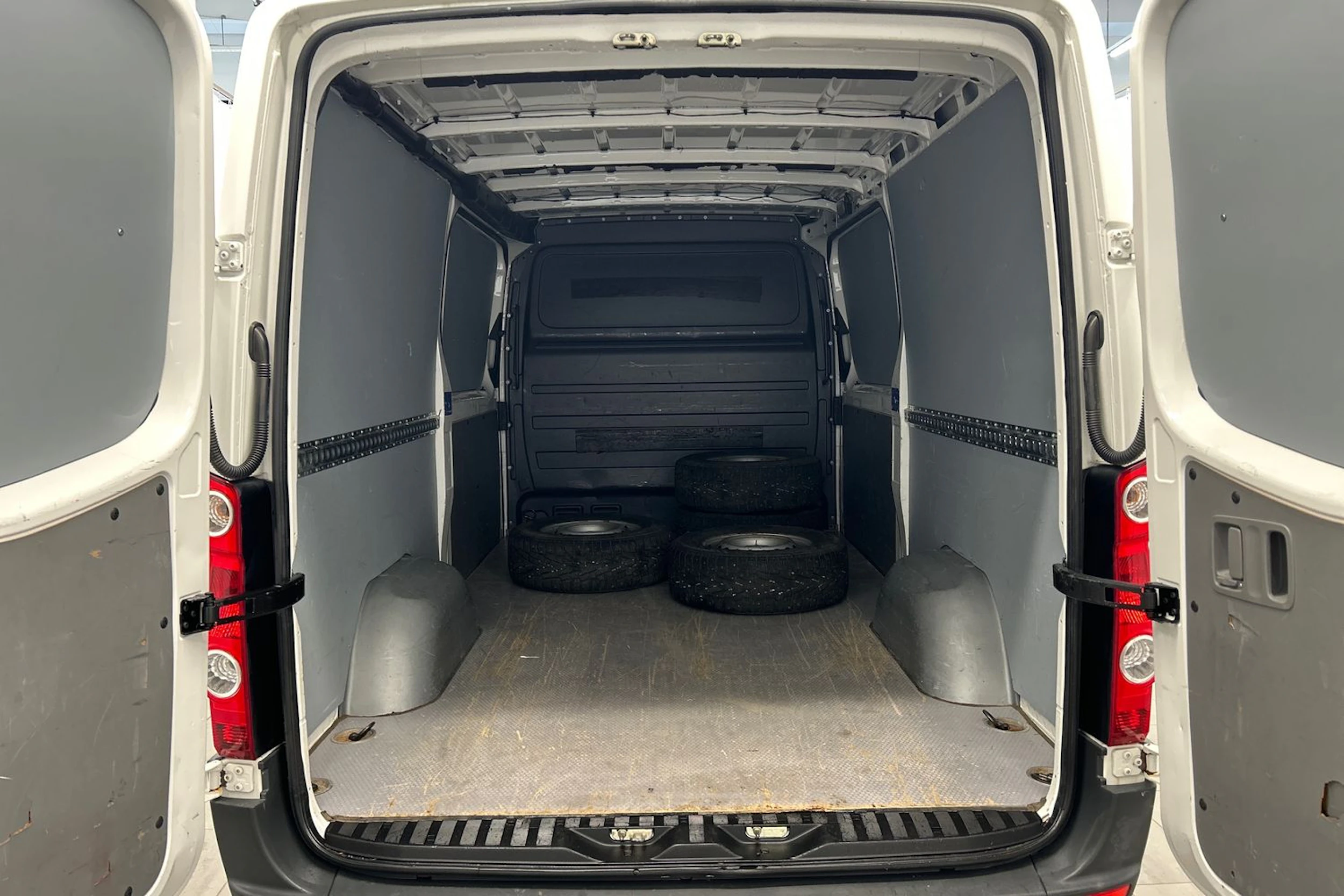 valkoinen Volkswagen Crafter 2016 kuva 17.