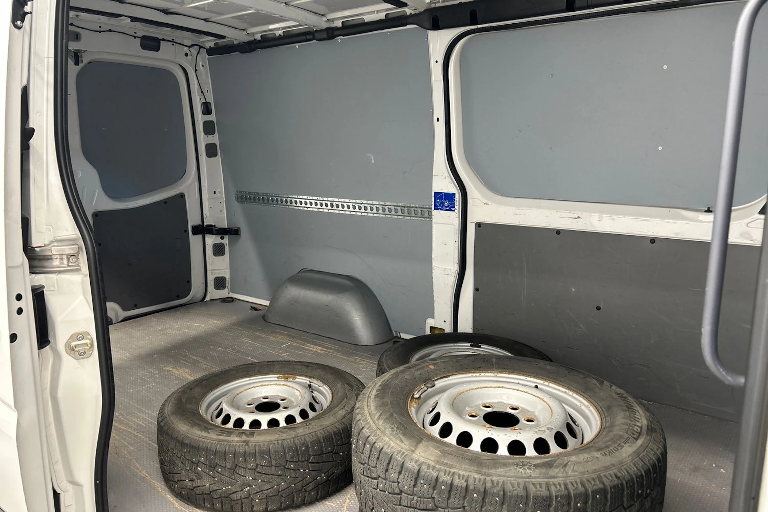 valkoinen Volkswagen Crafter 2016 kuva 18.