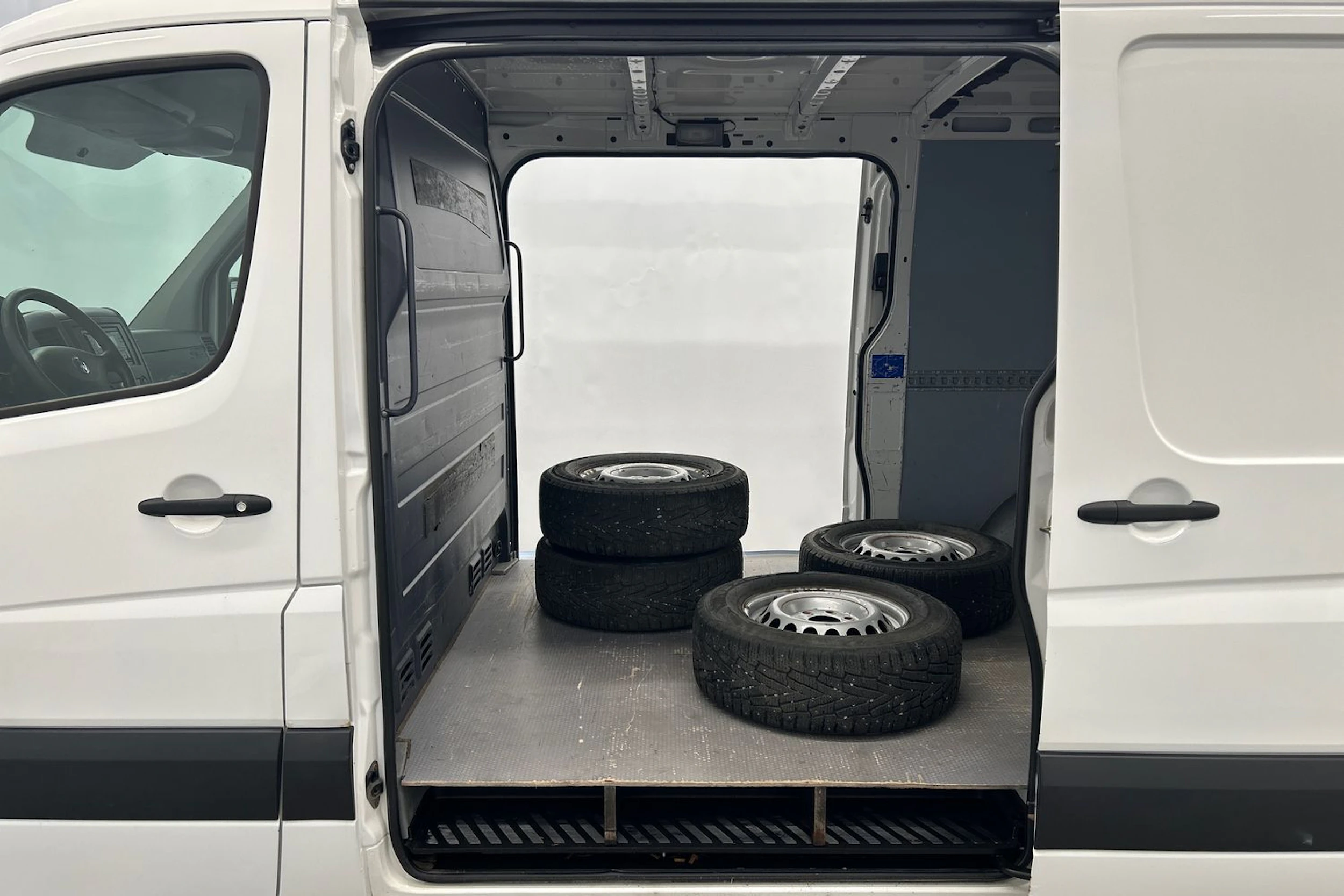 valkoinen Volkswagen Crafter 2016 kuva 19.