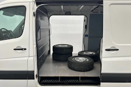 valkoinen Volkswagen Crafter 2016 kuva 19.