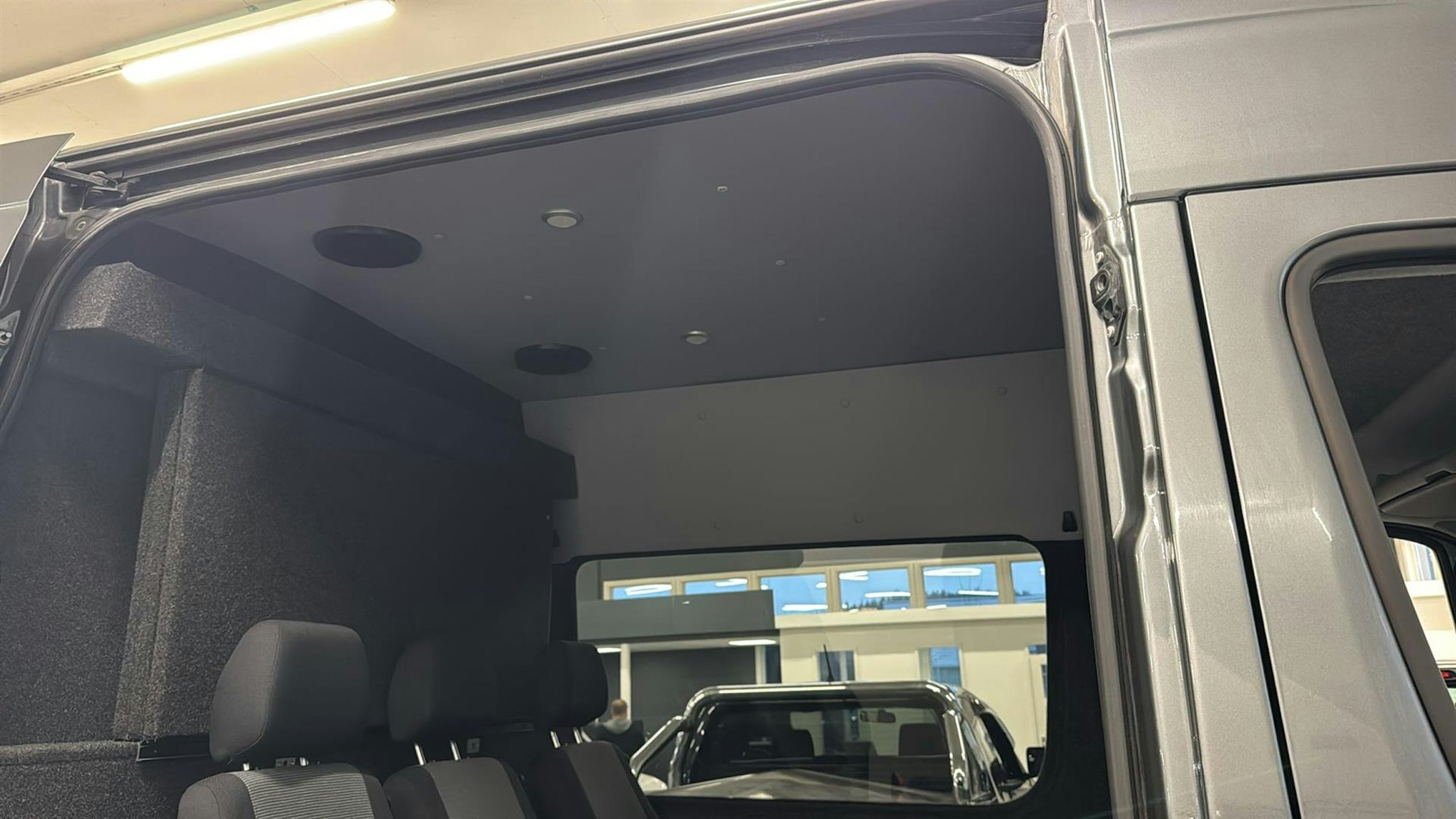 Harmaa Volkswagen Crafter 2016 kuva 10.
