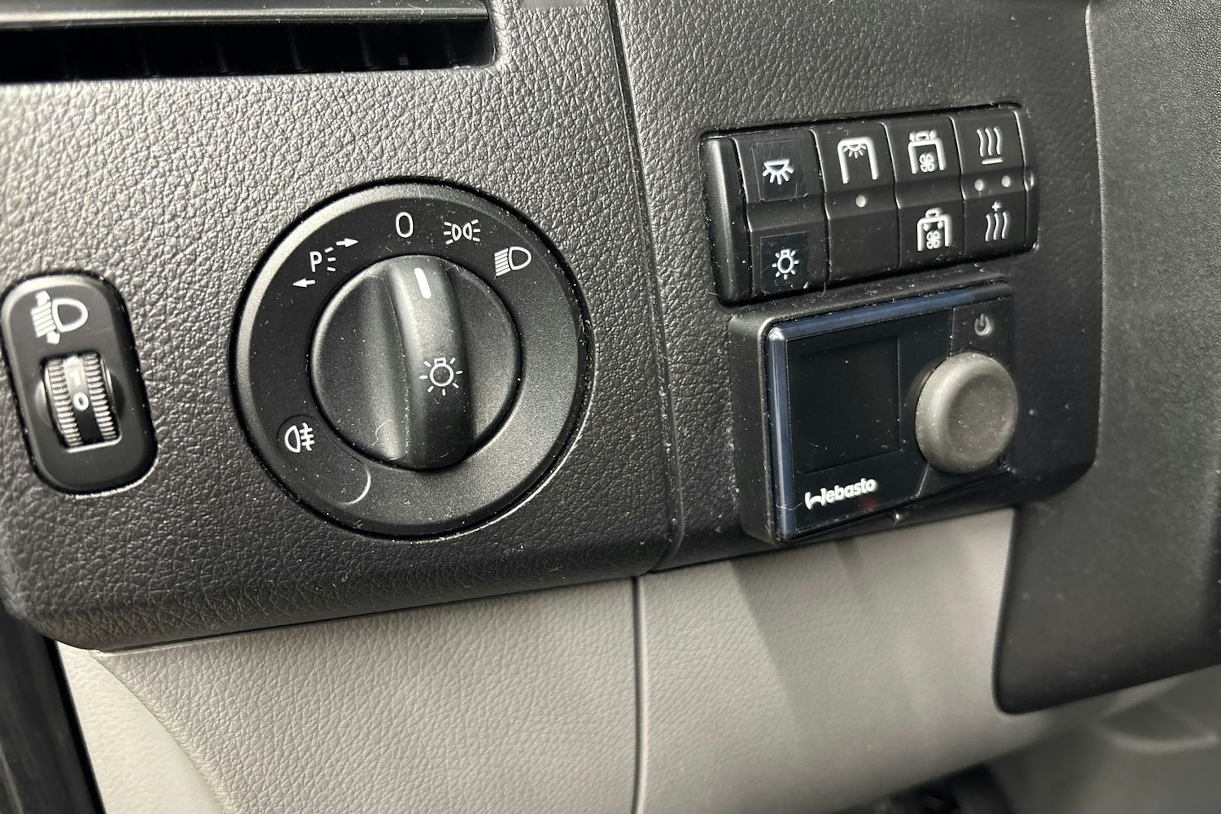 Harmaa Volkswagen Crafter 2016 kuva 17.