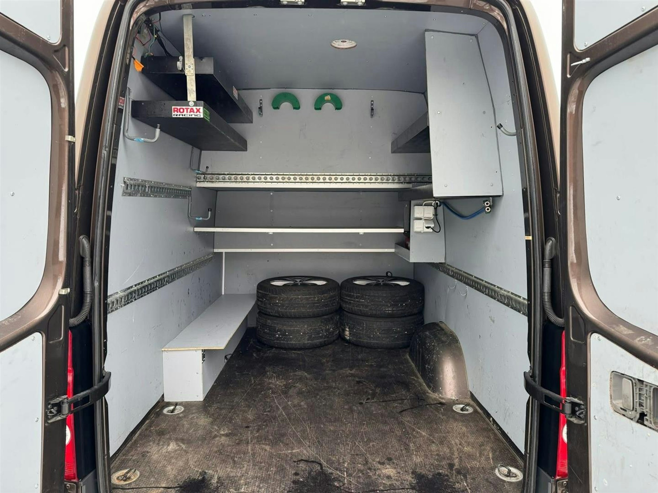 ruskea (beige) Volkswagen Crafter 2016 kuva 7.