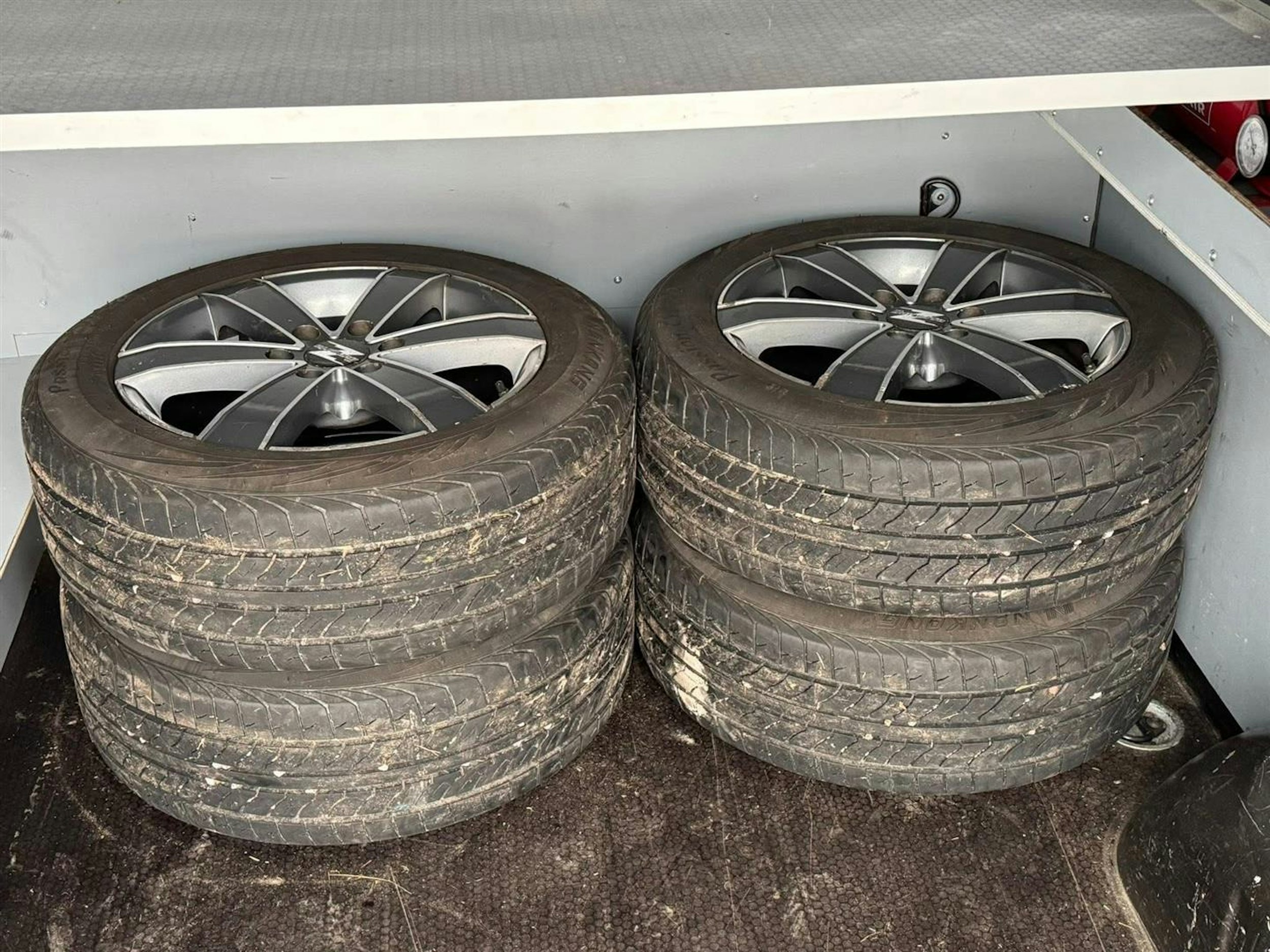 ruskea (beige) Volkswagen Crafter 2016 kuva 8.