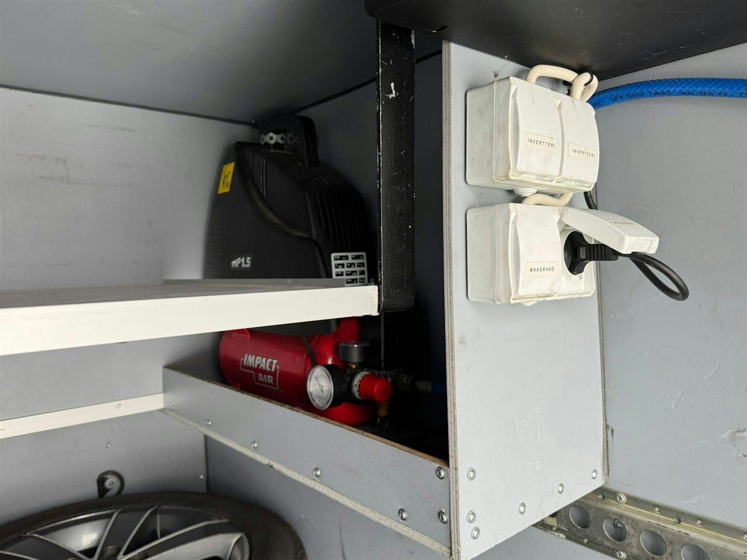 ruskea (beige) Volkswagen Crafter 2016 kuva 10.