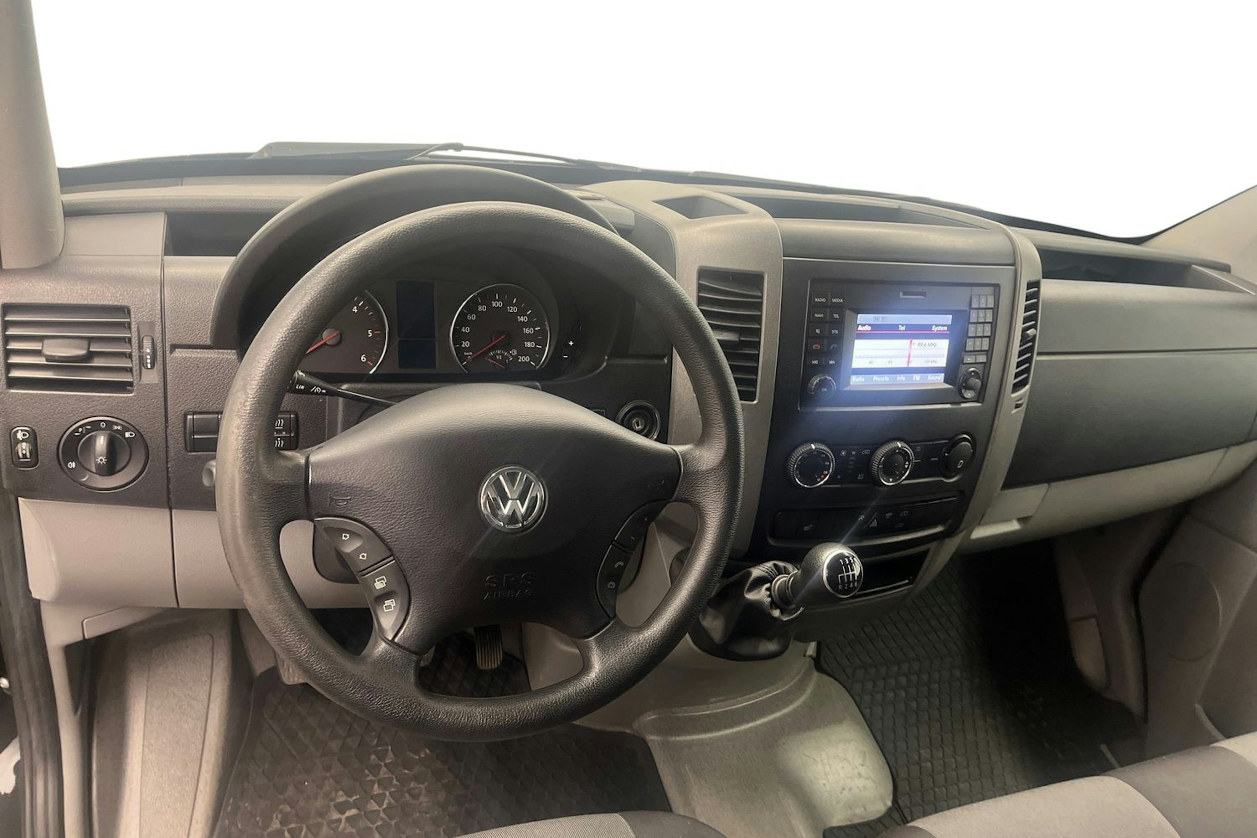 musta Volkswagen Crafter 2016 kuva 9.