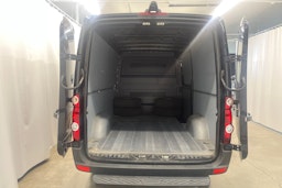 musta Volkswagen Crafter 2016 kuva 14.