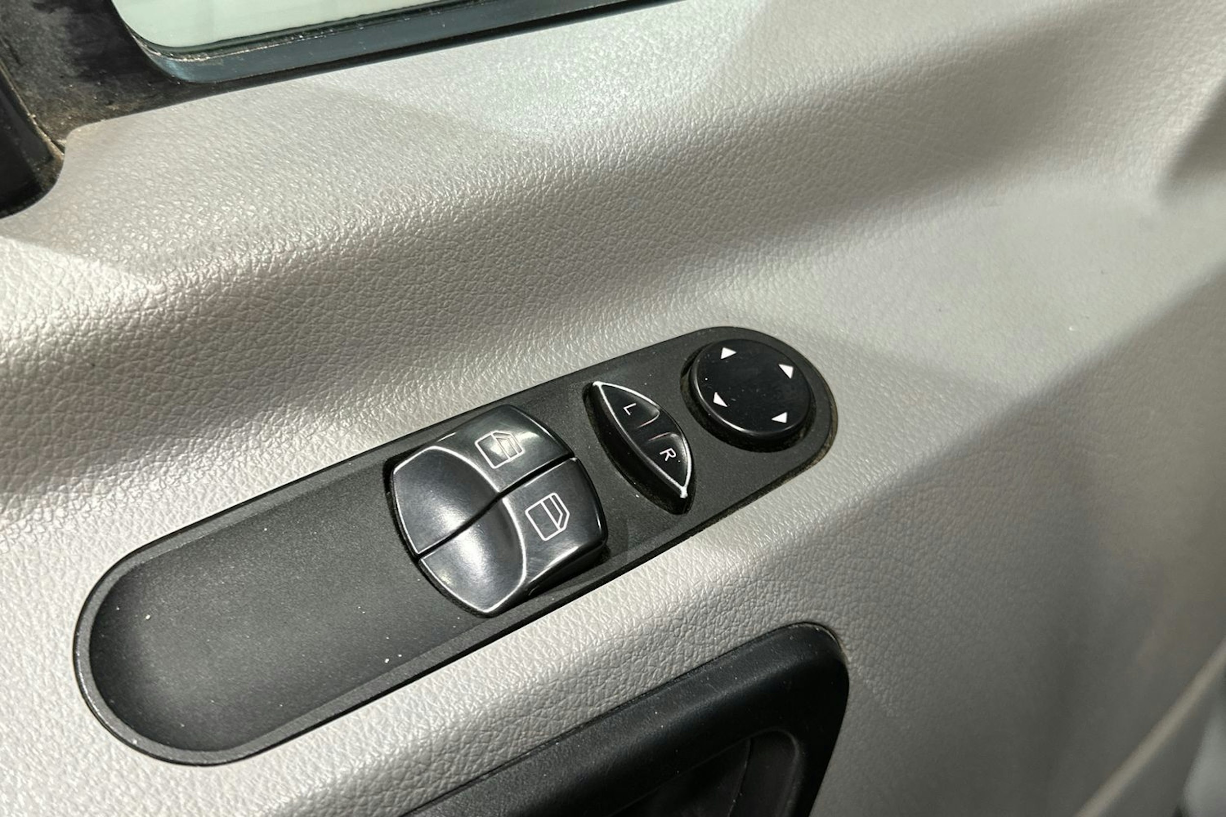 Harmaa Volkswagen CRAFTER 2016 kuva 15.