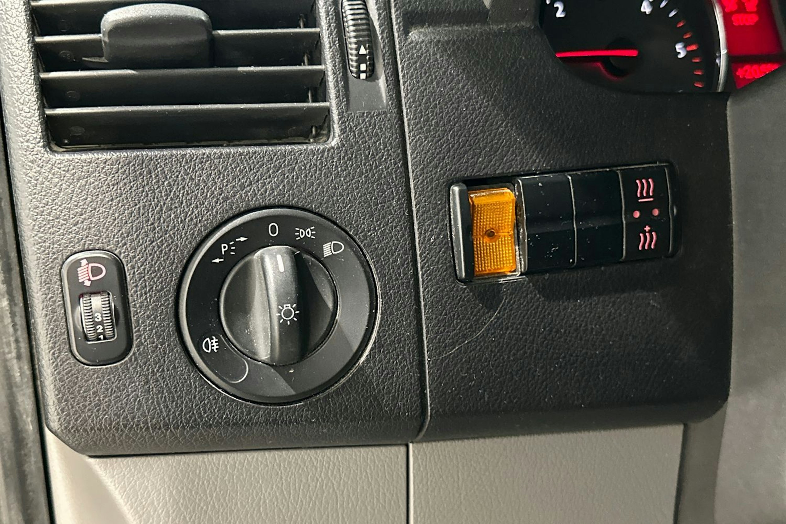 Harmaa Volkswagen CRAFTER 2016 kuva 16.