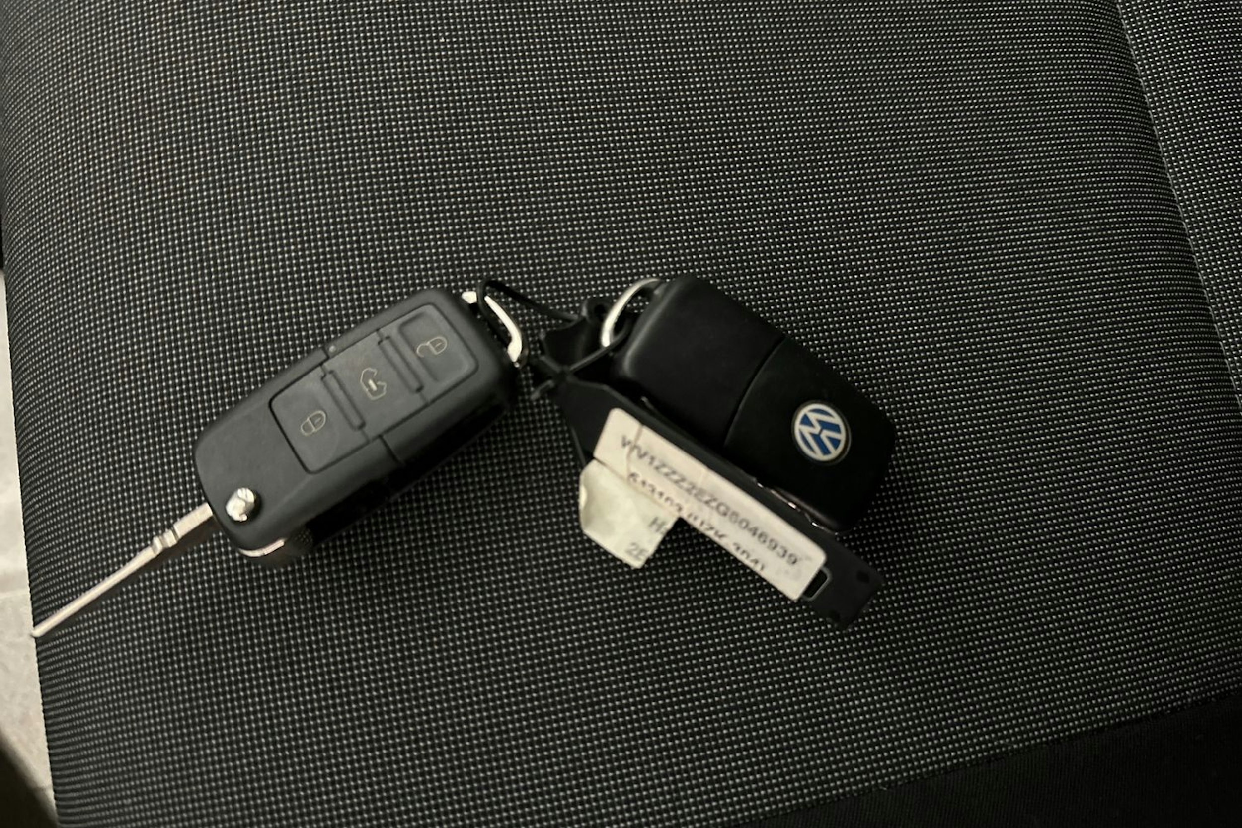 Harmaa Volkswagen CRAFTER 2016 kuva 23.