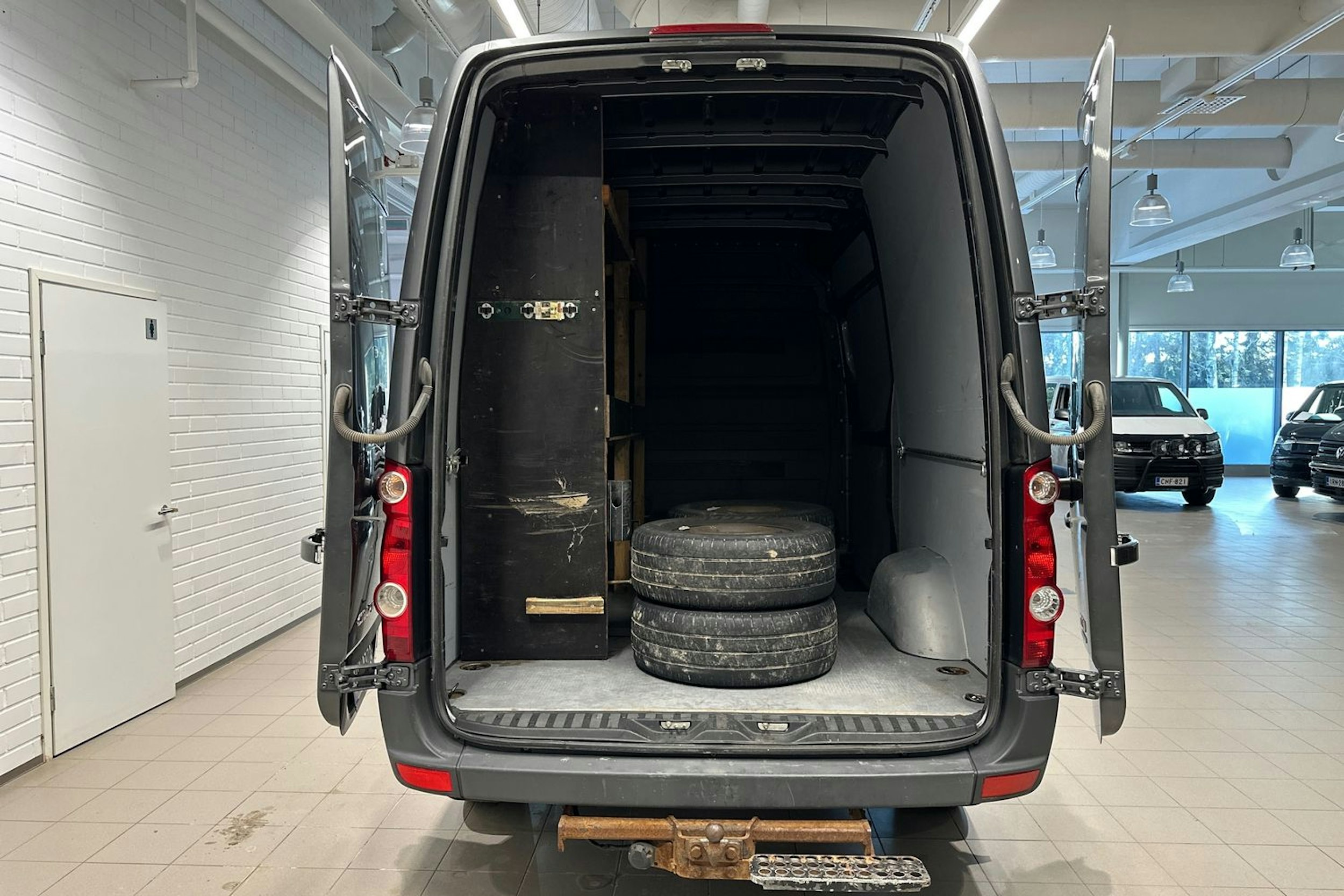 Harmaa Volkswagen CRAFTER 2016 kuva 27.