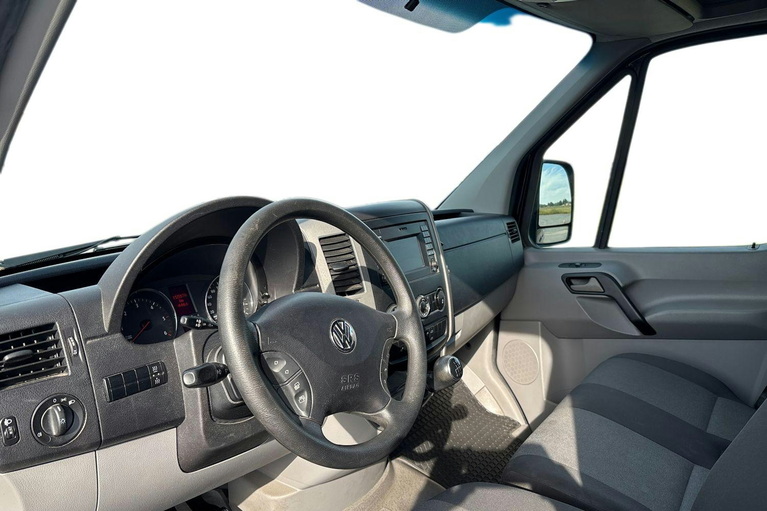 Sininen Volkswagen Crafter 2016 kuva 7.