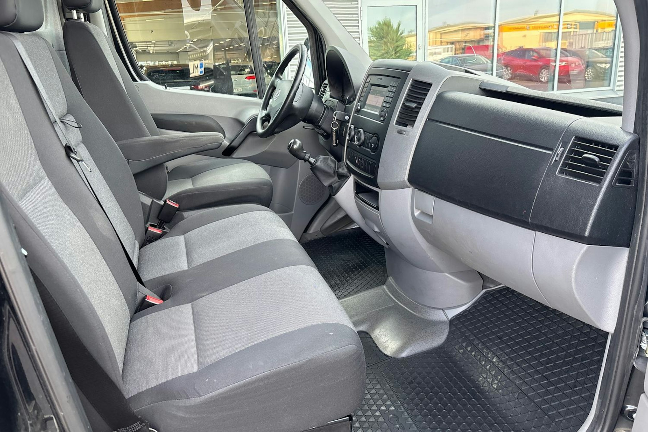 Sininen Volkswagen Crafter 2016 kuva 19.