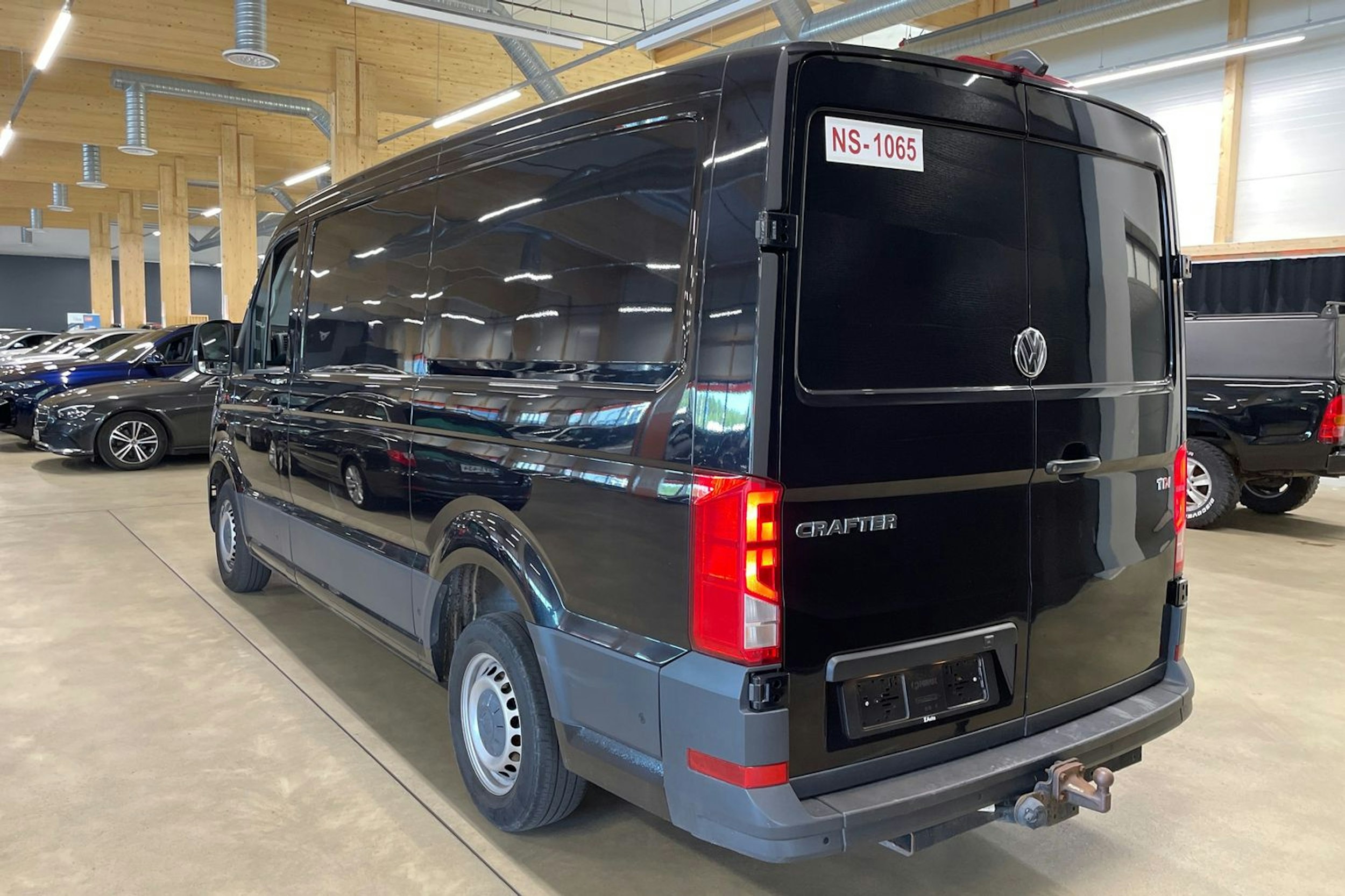 musta Volkswagen Crafter 2017 kuva 14.