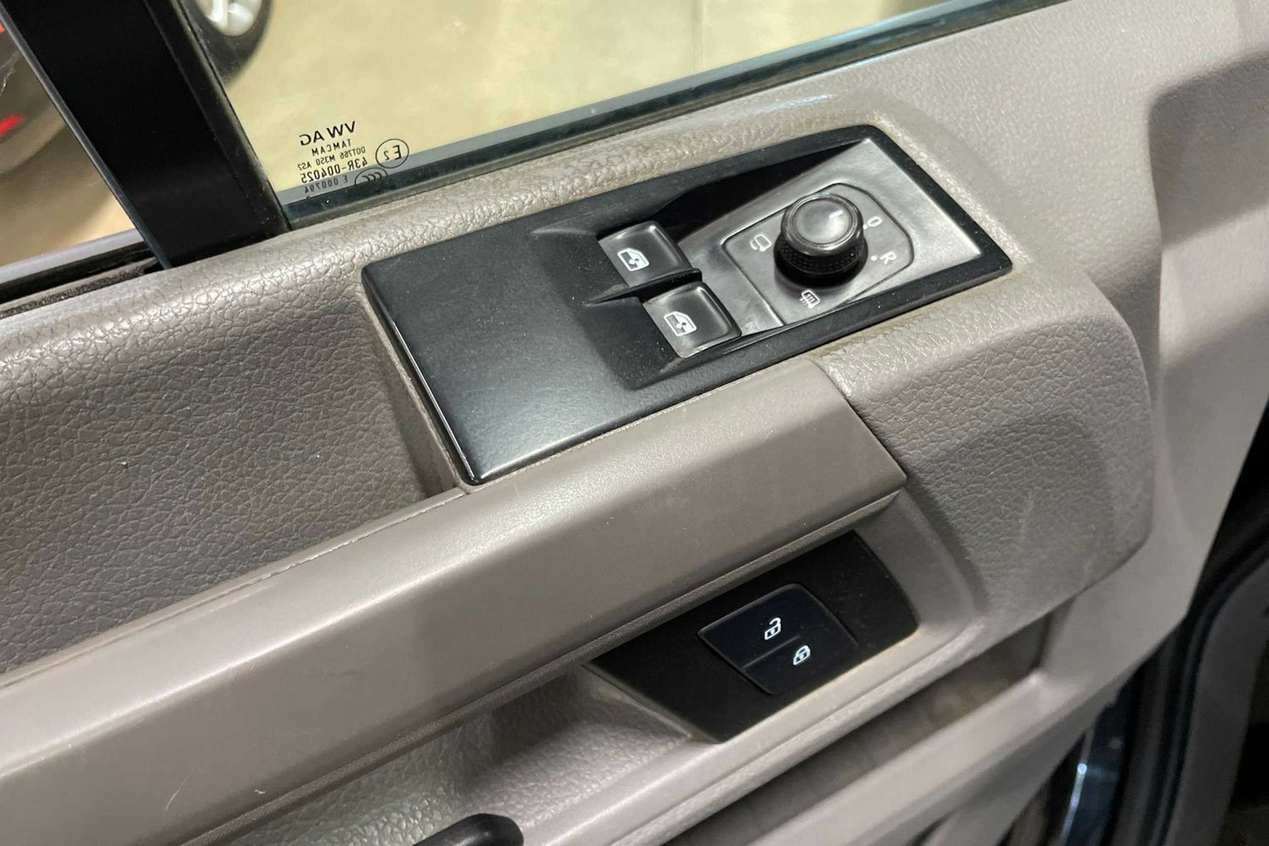 musta Volkswagen Crafter 2017 kuva 21.