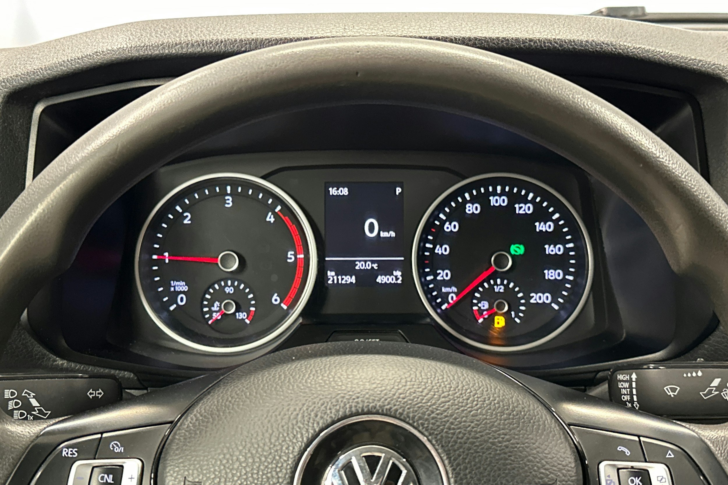valkoinen Volkswagen Crafter 2017 kuva 11.