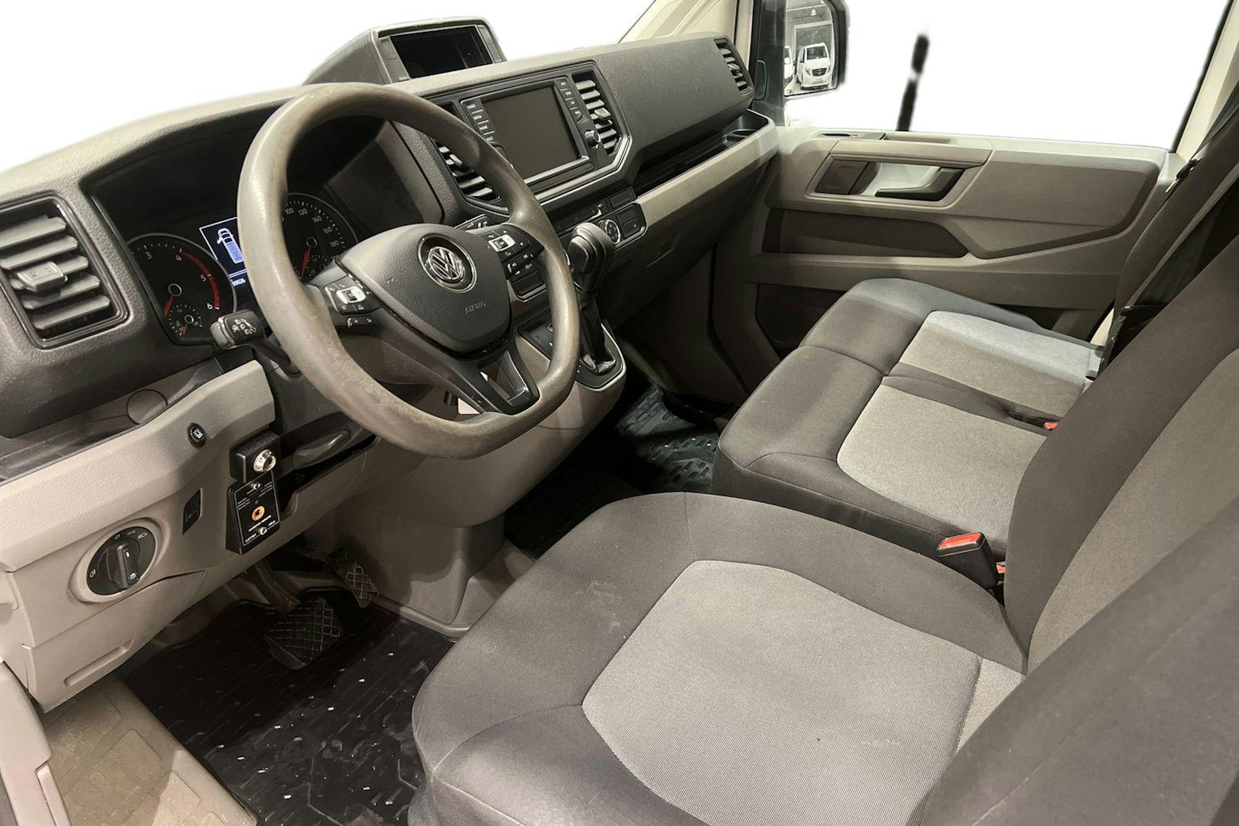 Valkoinen Volkswagen CRAFTER 2017 kuva 8.