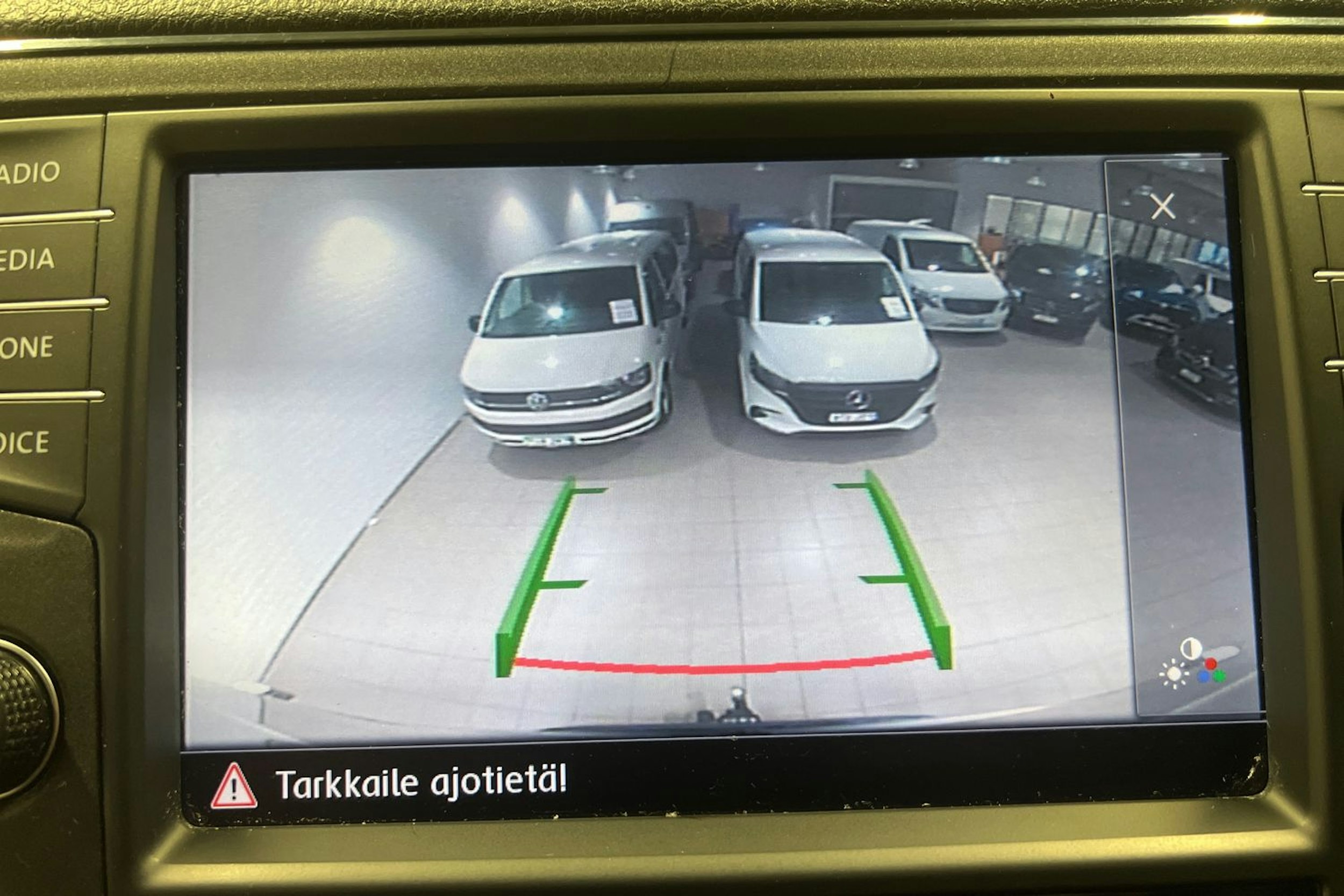 Valkoinen Volkswagen CRAFTER 2017 kuva 18.