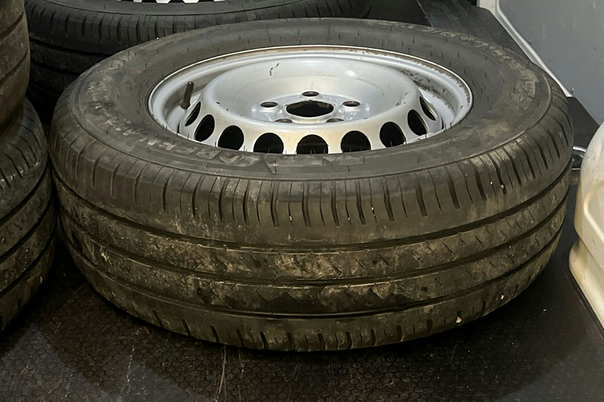 Valkoinen Volkswagen CRAFTER 2017 kuva 22.