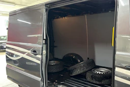 Harmaa Volkswagen CRAFTER 2017 kuva 15.