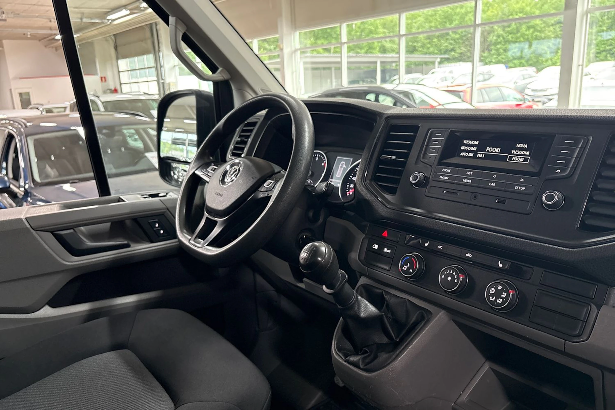 Harmaa Volkswagen CRAFTER 2017 kuva 16.