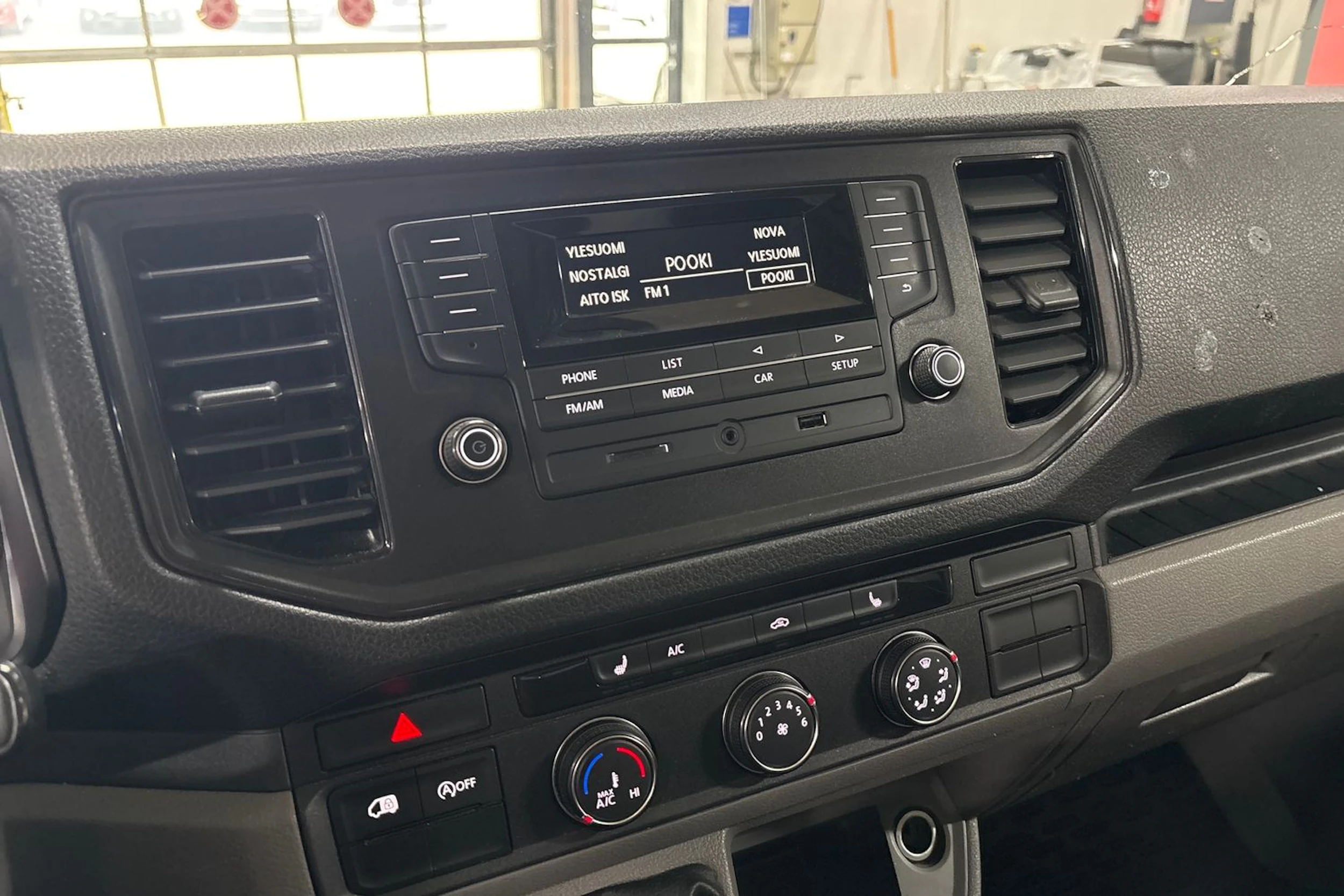 Harmaa Volkswagen CRAFTER 2017 kuva 20.