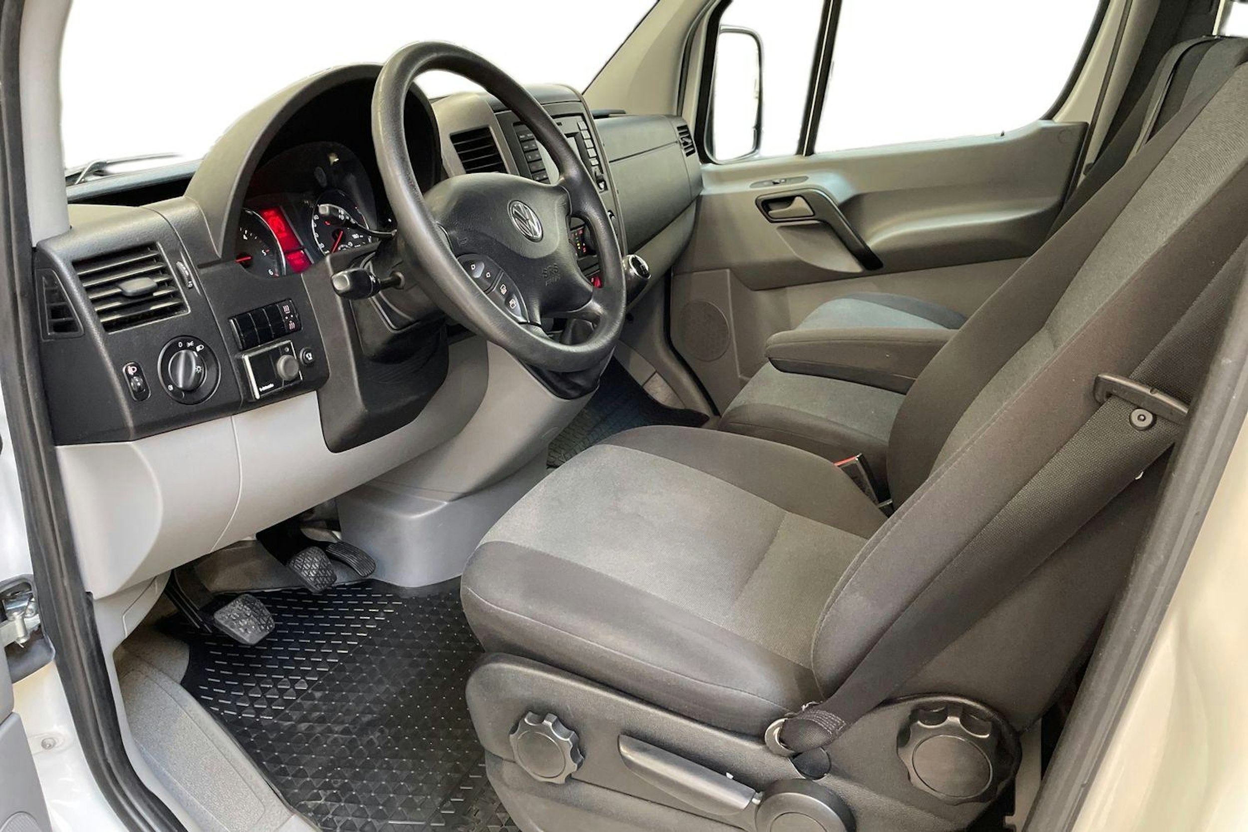 valkoinen Volkswagen Crafter 2017 kuva 6.