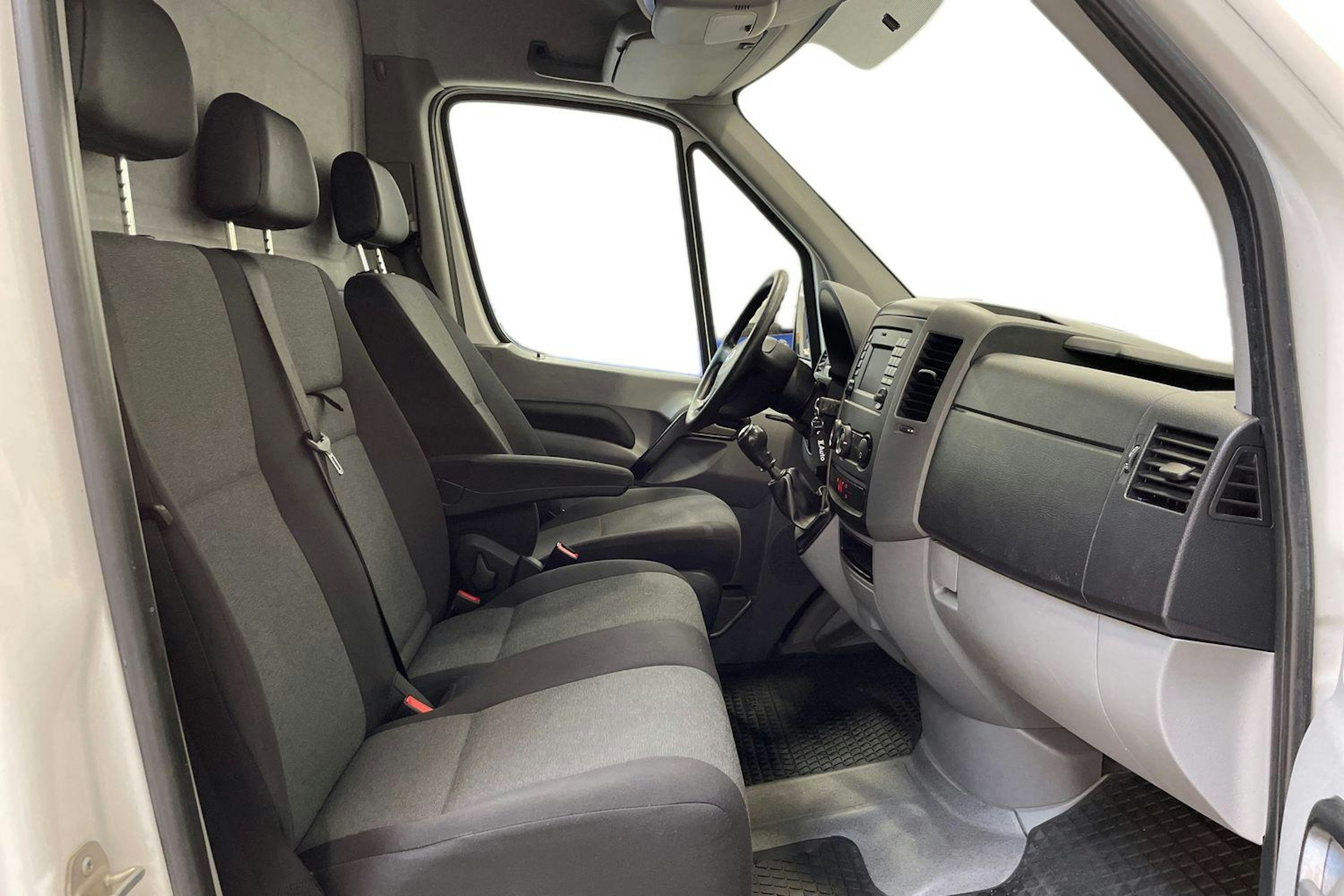 valkoinen Volkswagen Crafter 2017 kuva 8.