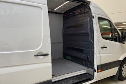 valkoinen Volkswagen Crafter 2017 kuva 11.