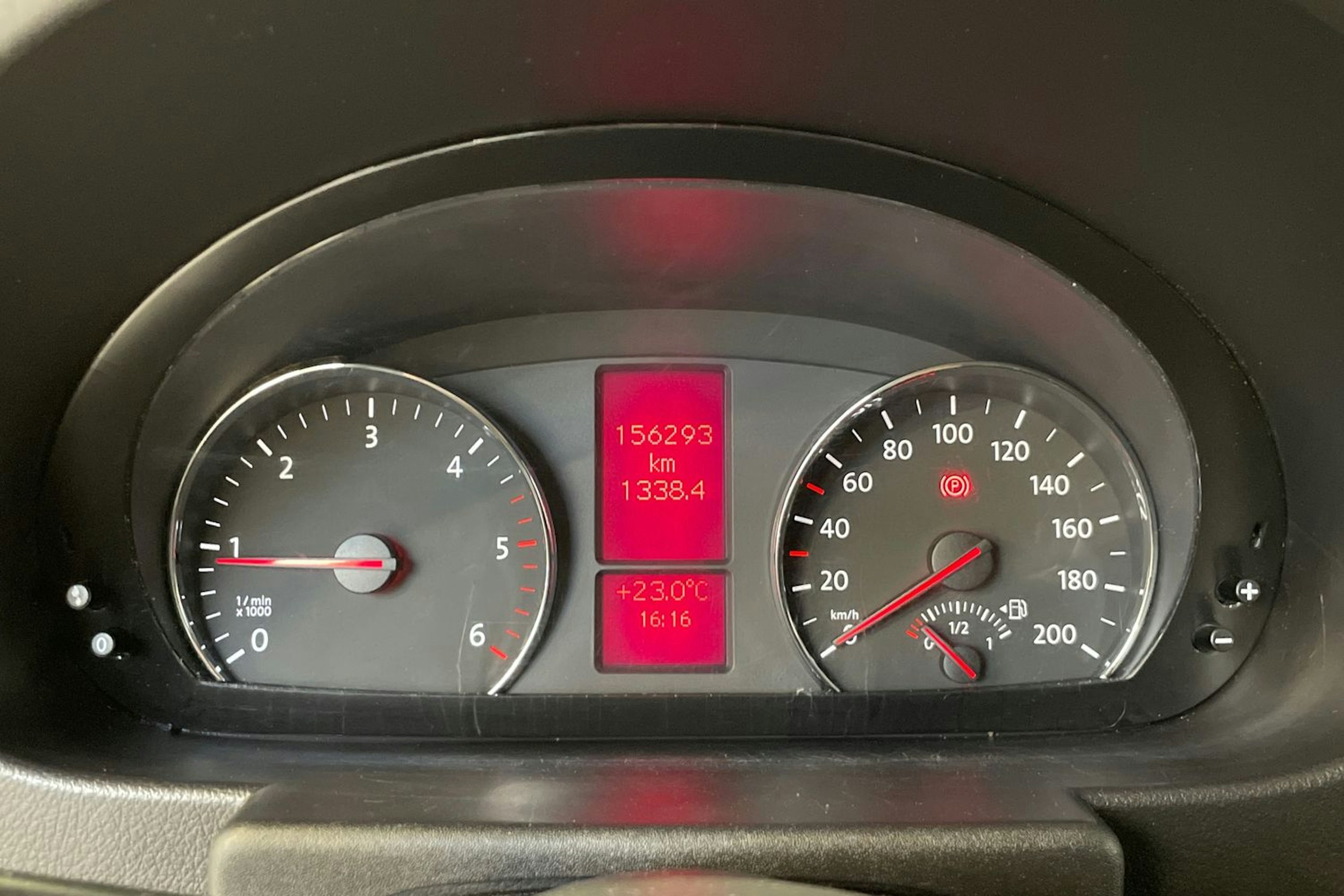 valkoinen Volkswagen Crafter 2017 kuva 16.