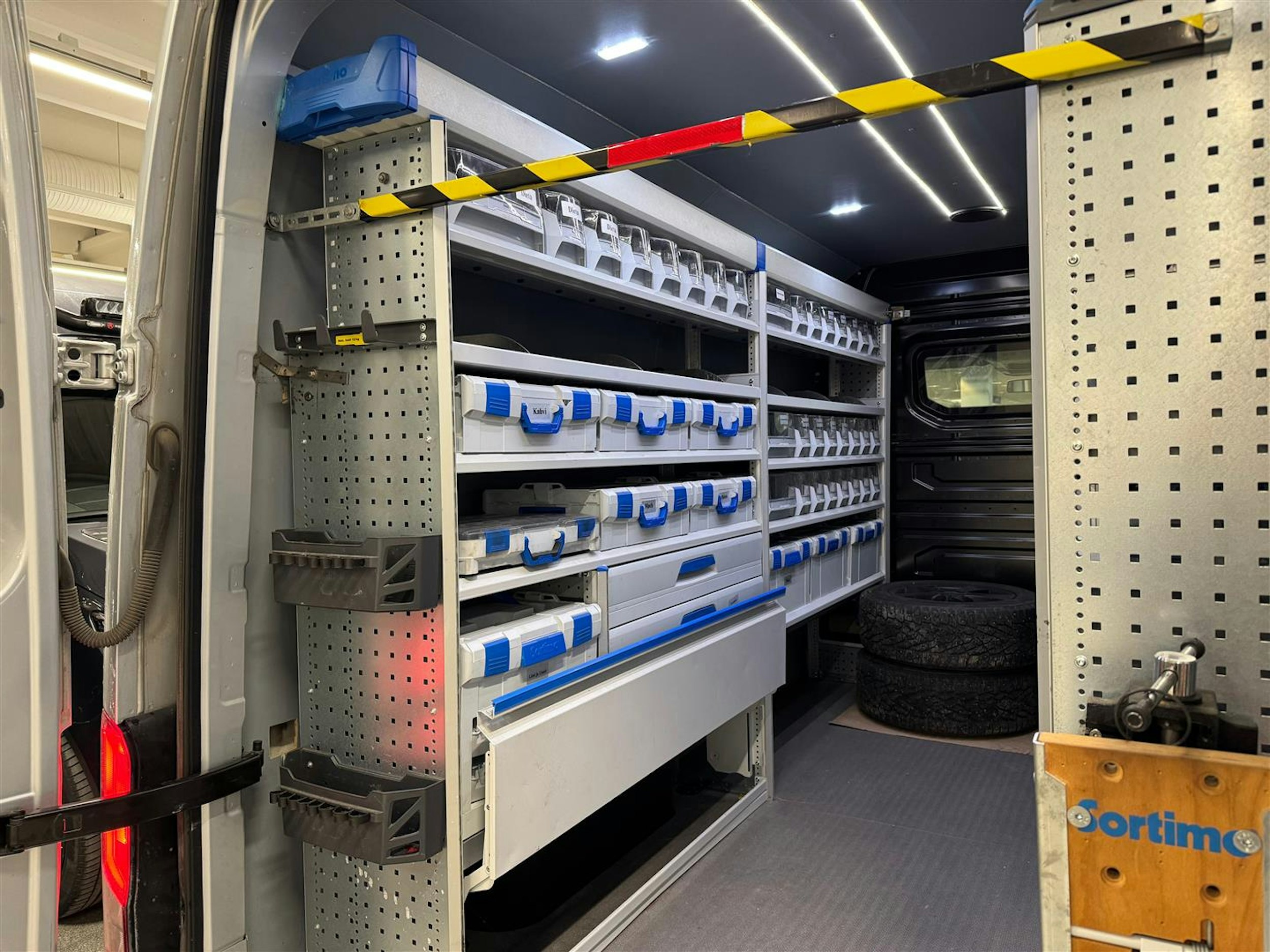 met. hopea Volkswagen Crafter 2017 kuva 6.