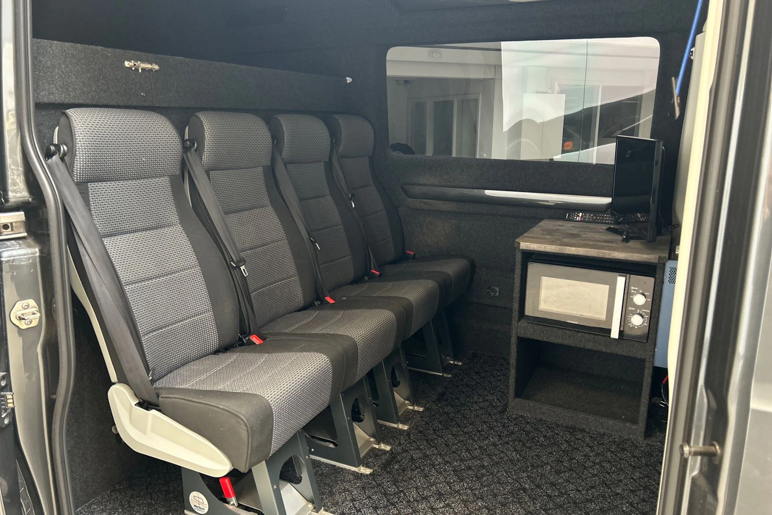harmaa Volkswagen Crafter 2017 kuva 4.