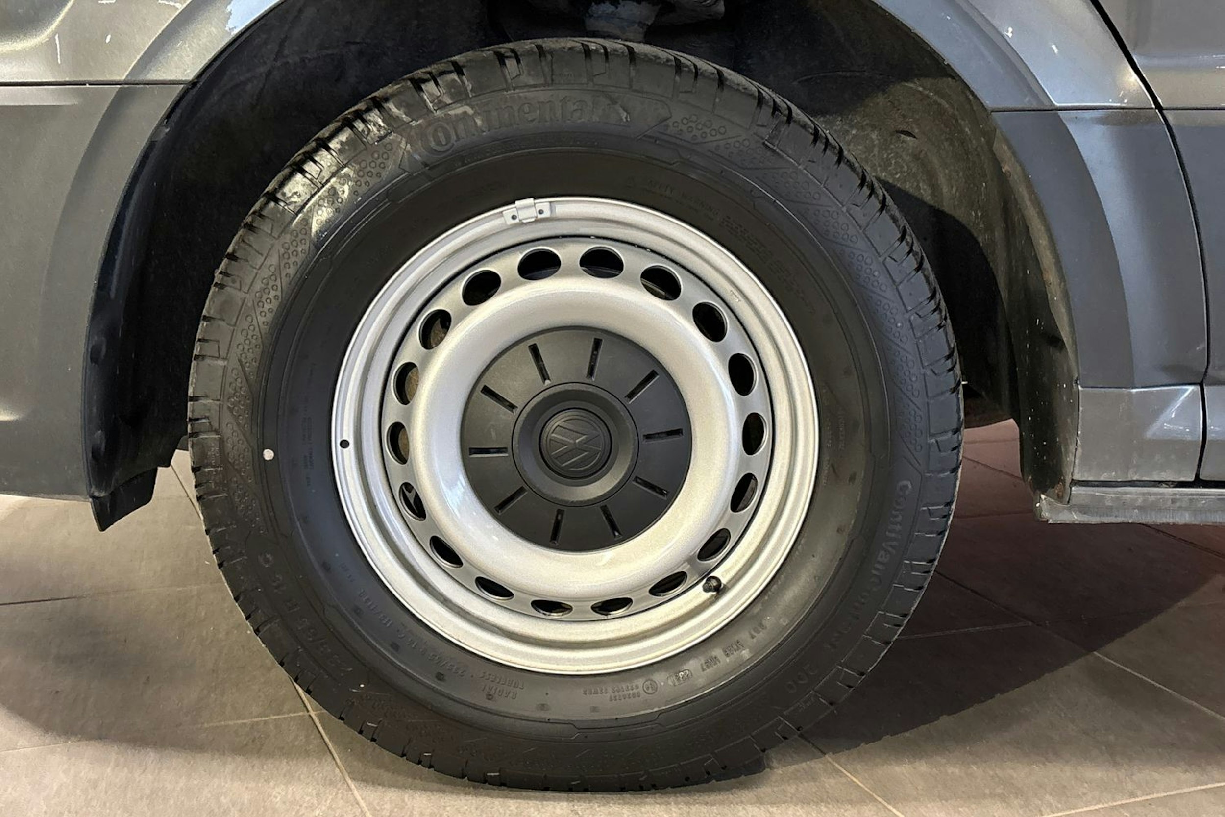 harmaa Volkswagen Crafter 2017 kuva 11.