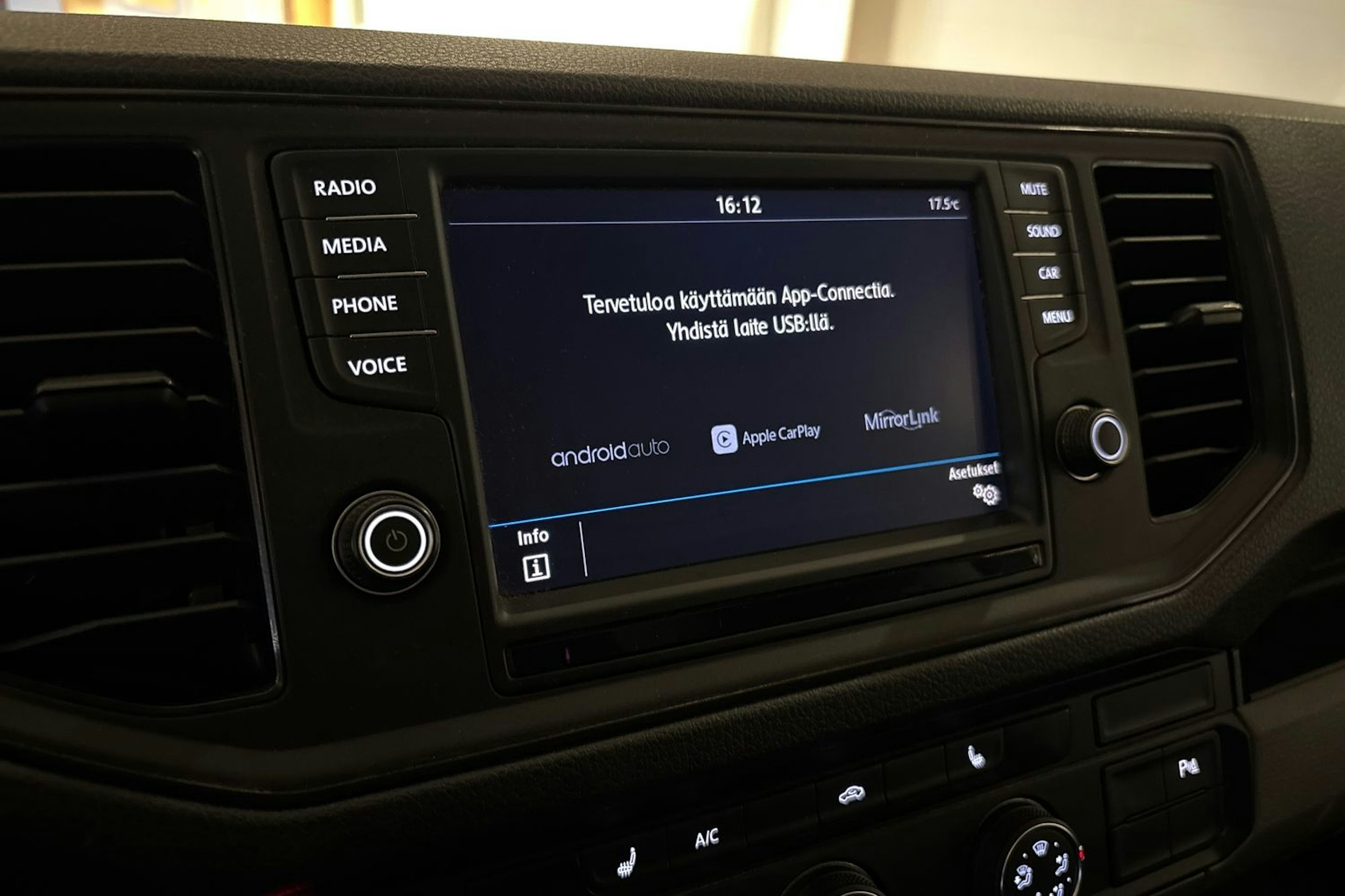 harmaa Volkswagen Crafter 2017 kuva 26.