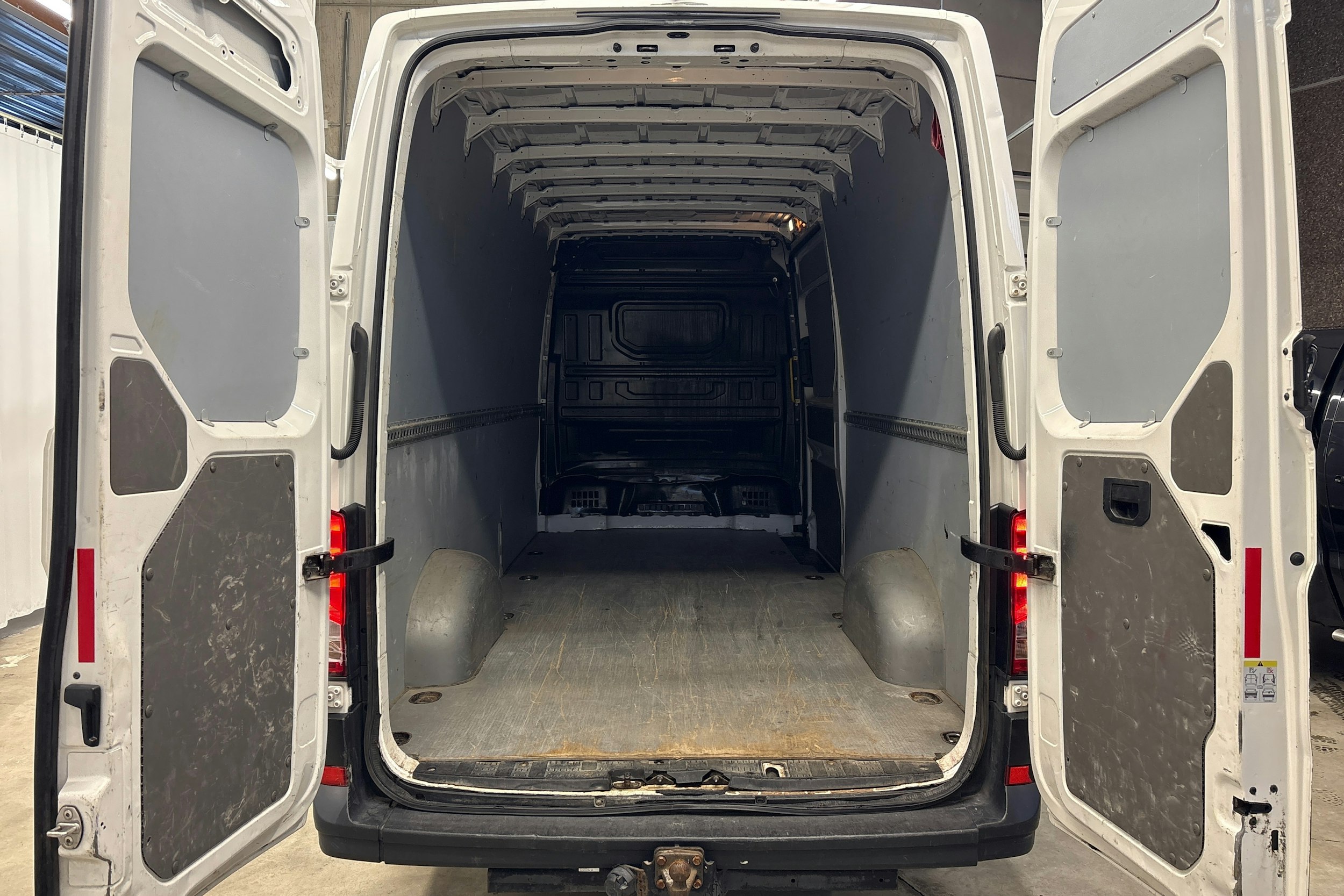 valkoinen Volkswagen Crafter 2017 kuva 13.