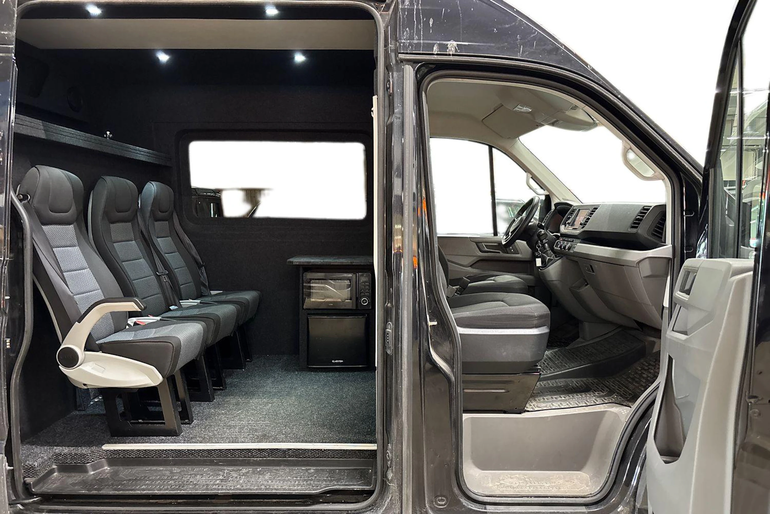 musta Volkswagen Crafter 2017 kuva 3.