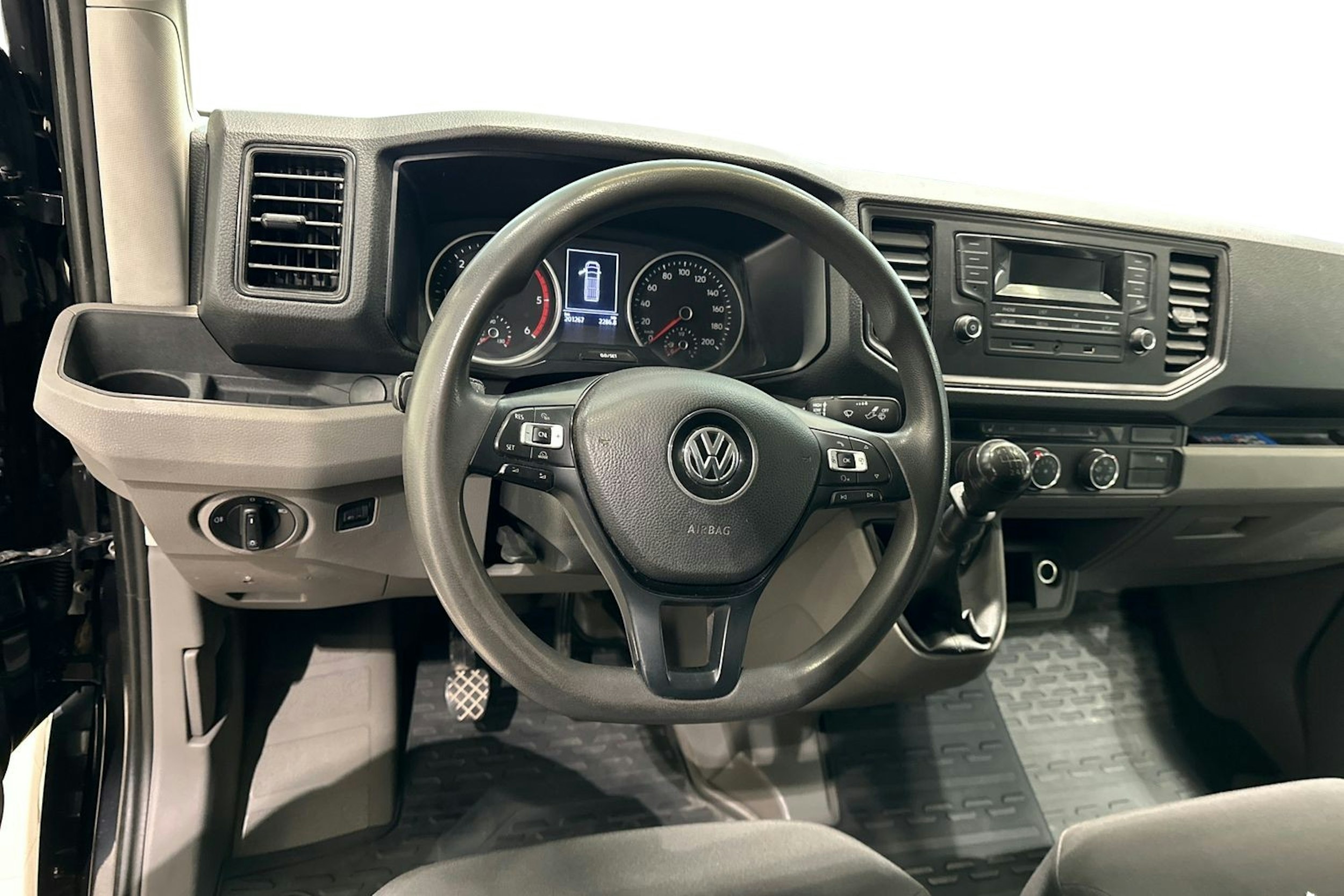 musta Volkswagen Crafter 2017 kuva 7.