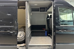 musta Volkswagen Crafter 2017 kuva 10.