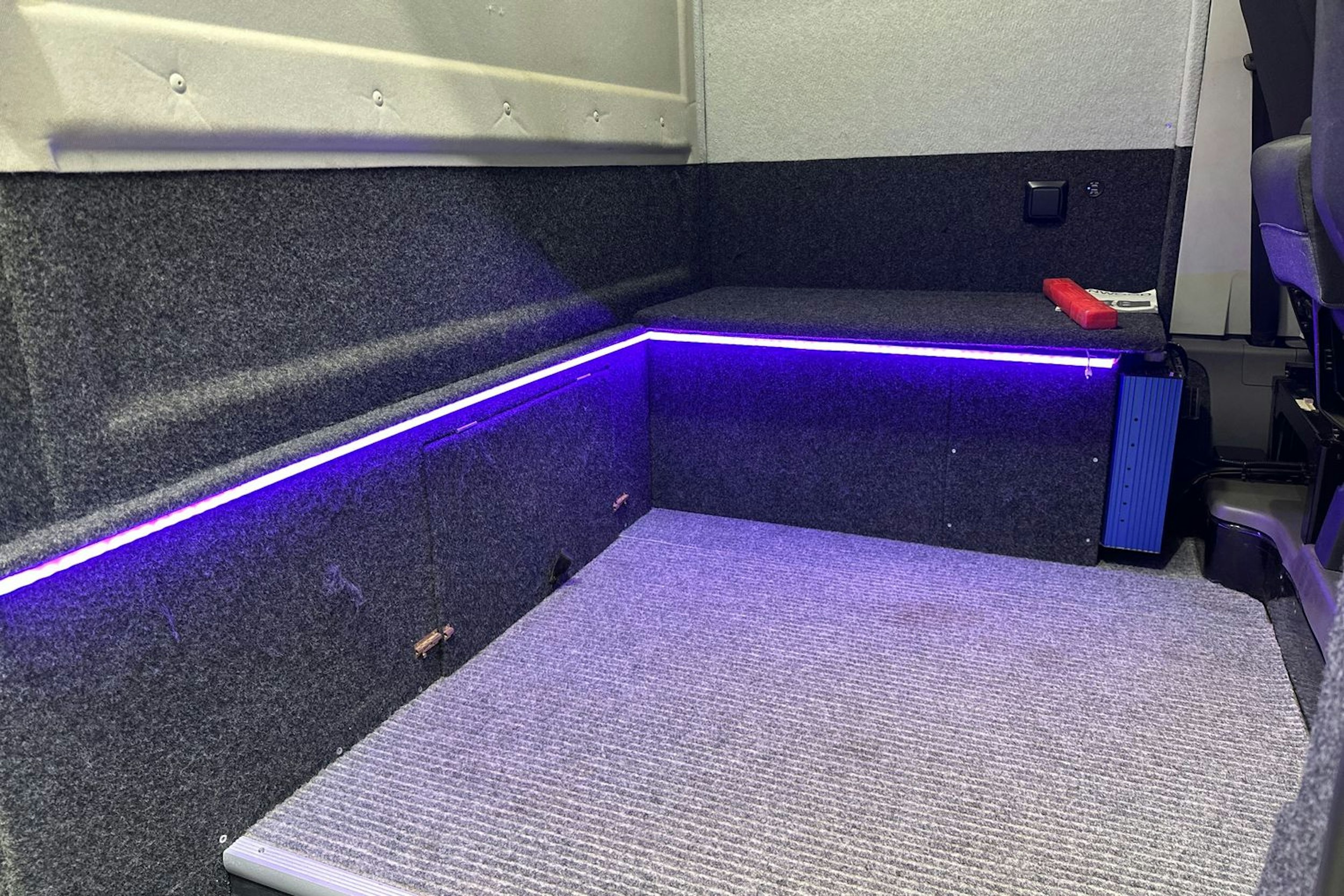 musta Volkswagen Crafter 2017 kuva 14.