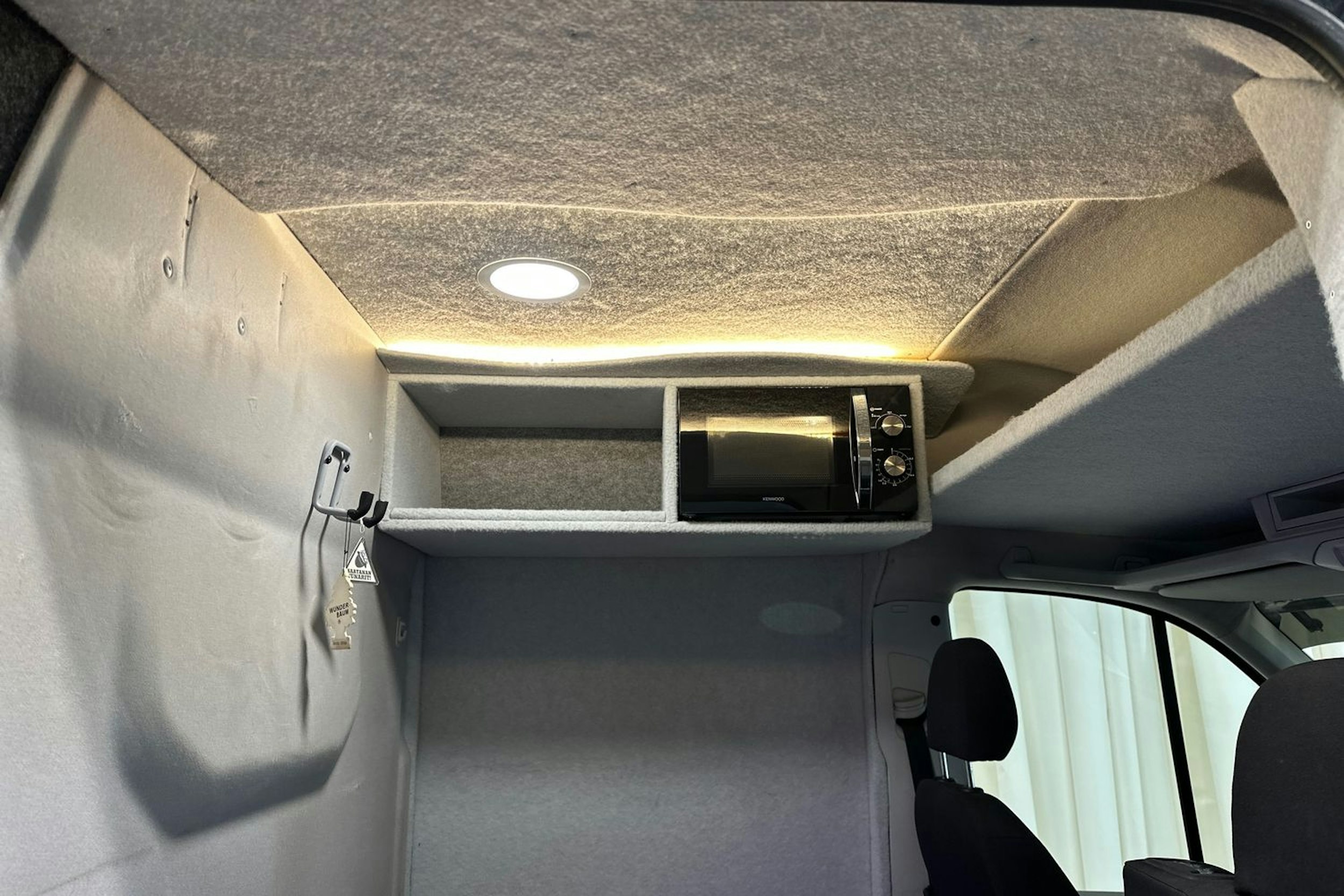 musta Volkswagen Crafter 2017 kuva 15.