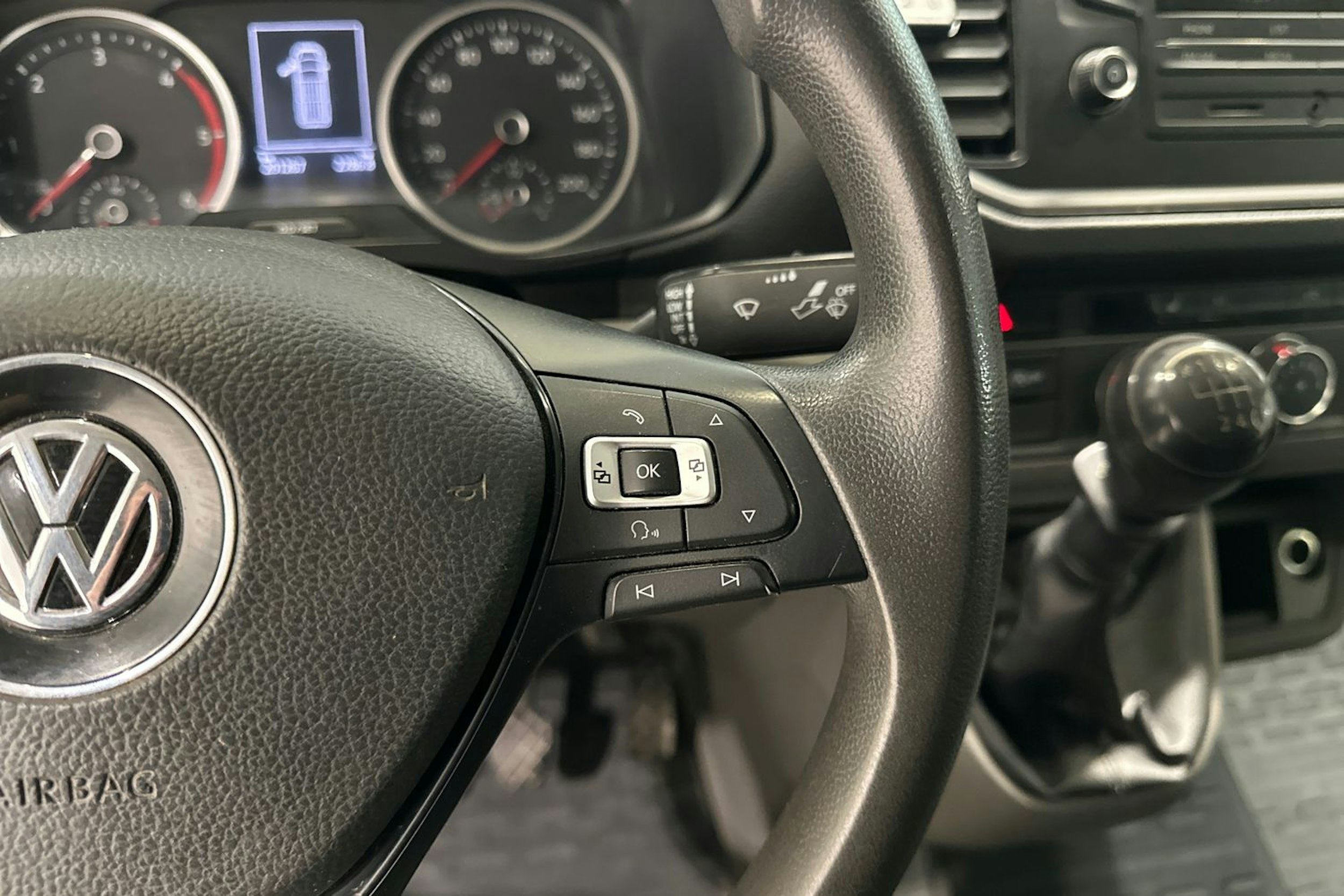 musta Volkswagen Crafter 2017 kuva 21.