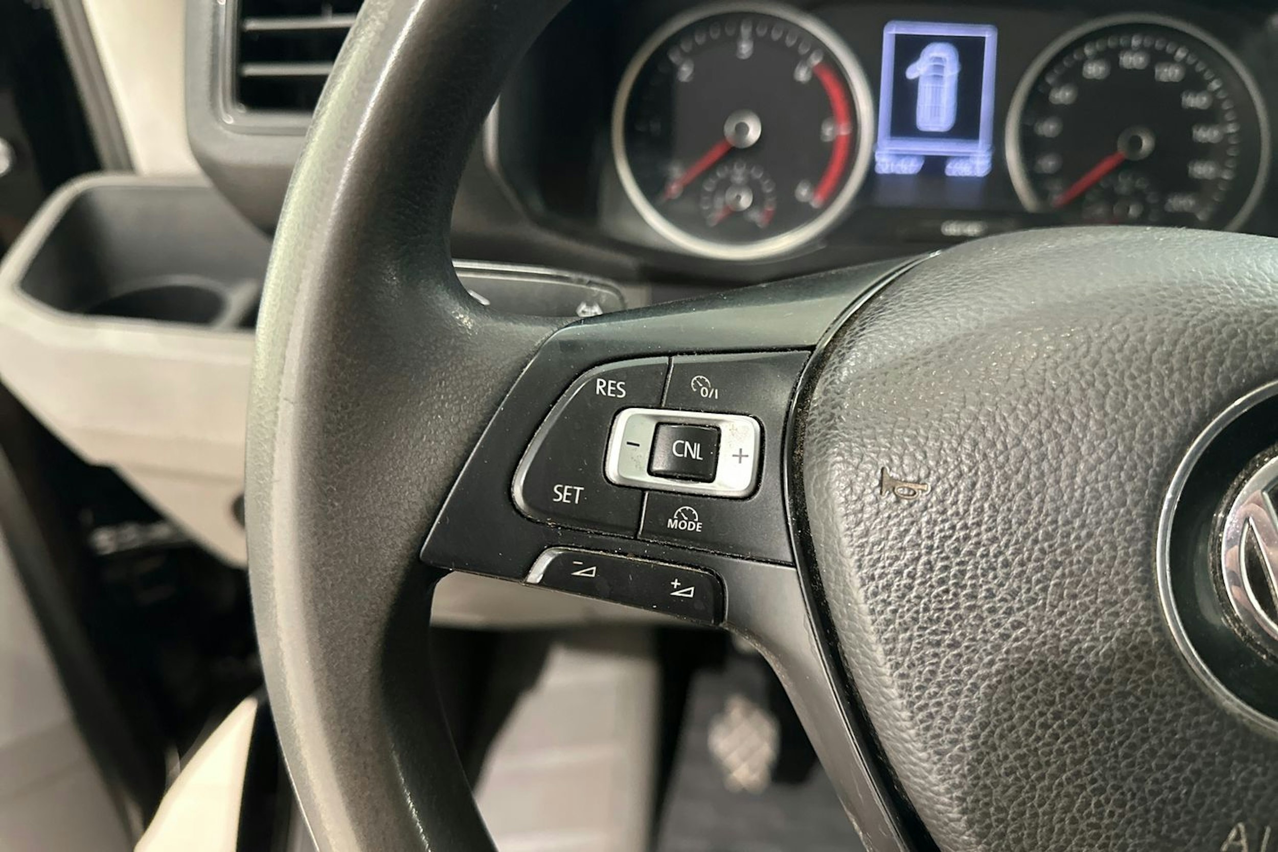 musta Volkswagen Crafter 2017 kuva 22.