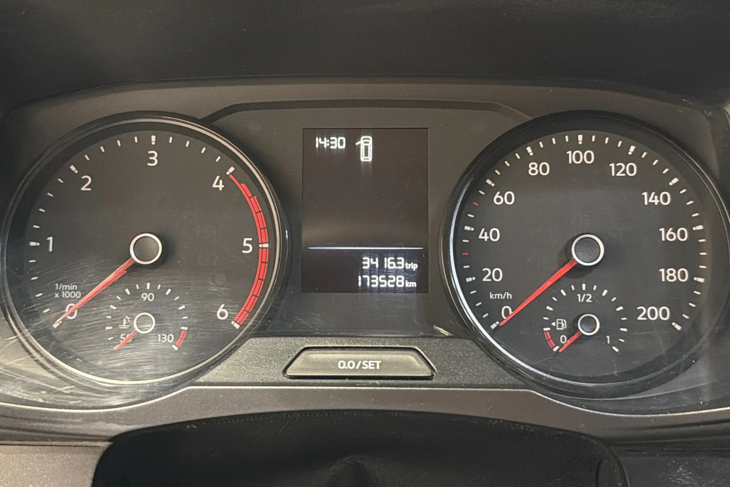 valkoinen Volkswagen Crafter 2017 kuva 13.