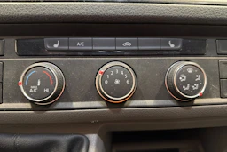 valkoinen Volkswagen Crafter 2017 kuva 16.