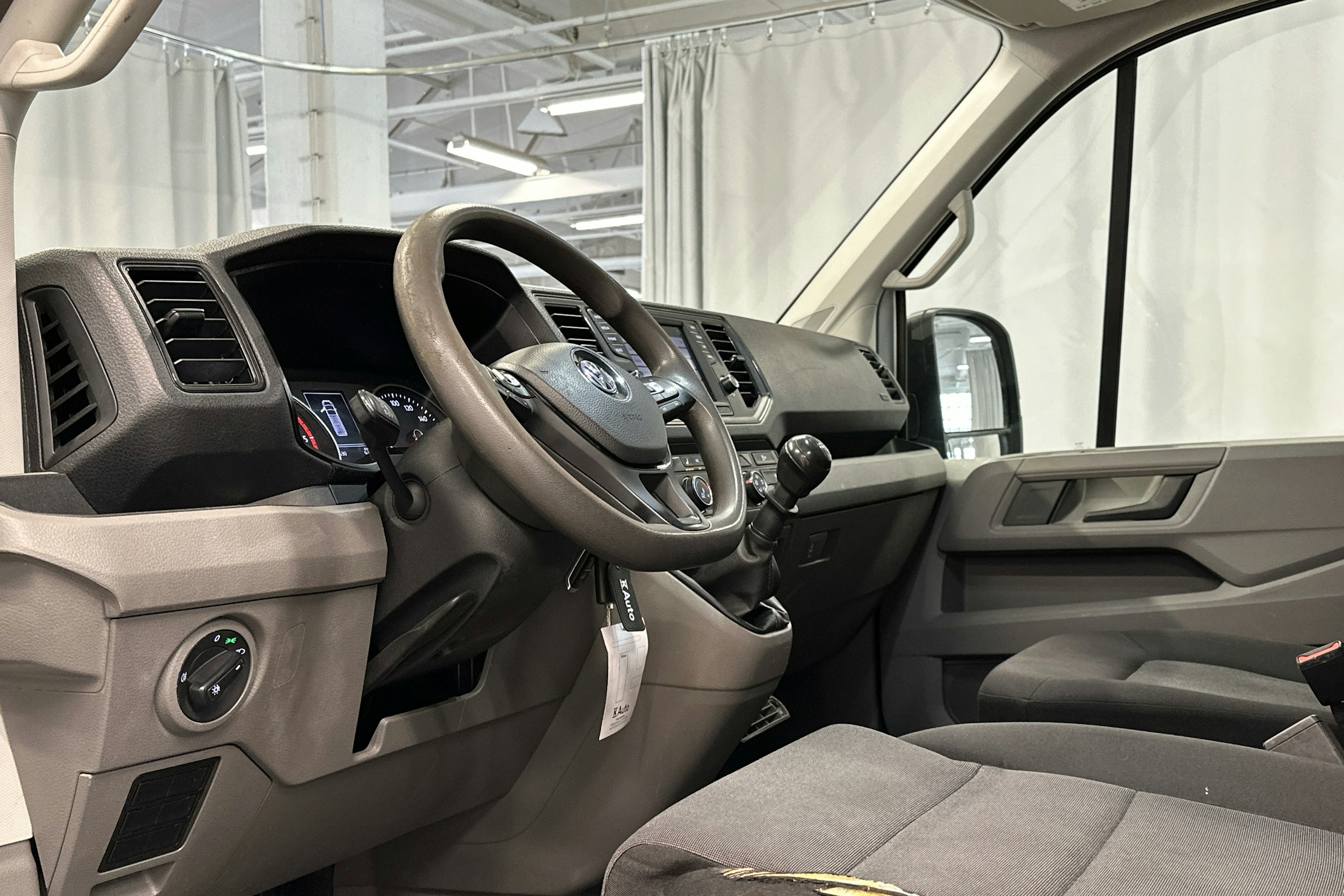 hopea Volkswagen Crafter 2018 kuva 9.