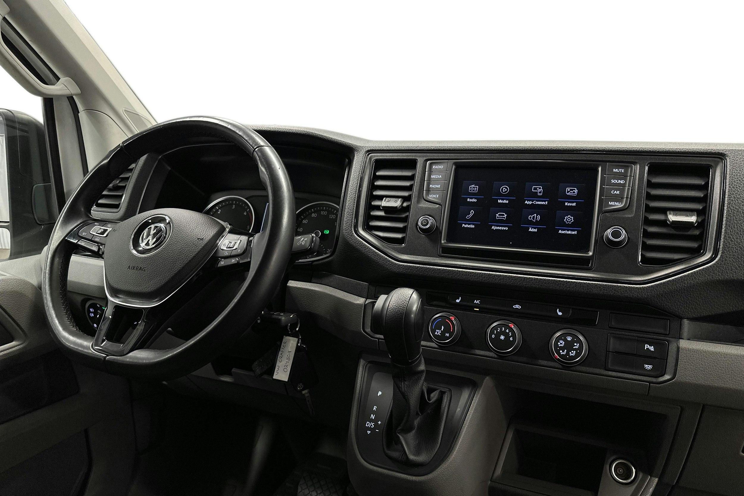 valkoinen Volkswagen Crafter 2018 kuva 7.