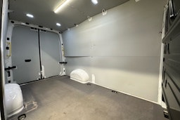 valkoinen Volkswagen Crafter 2018 kuva 11.