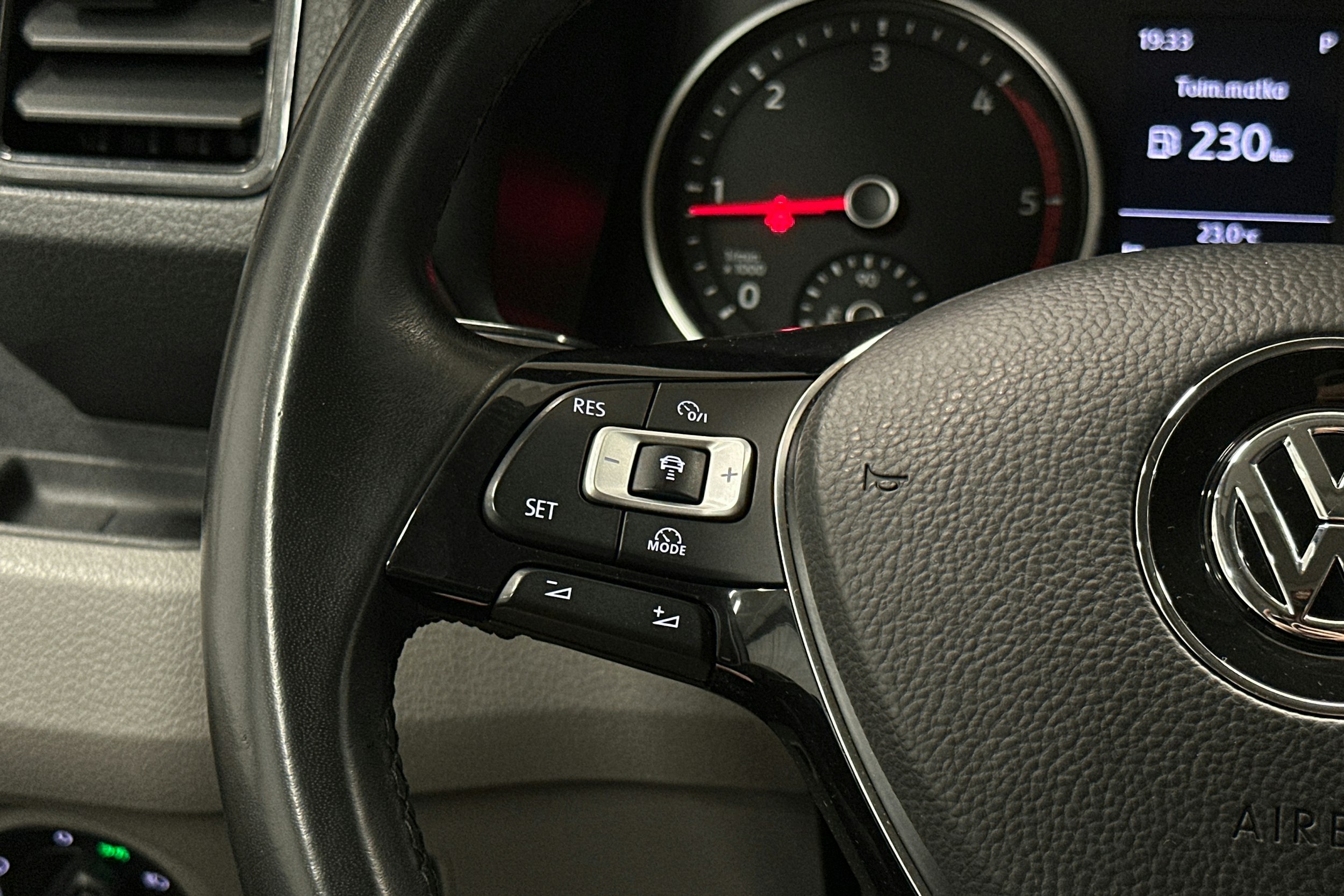 valkoinen Volkswagen Crafter 2018 kuva 14.
