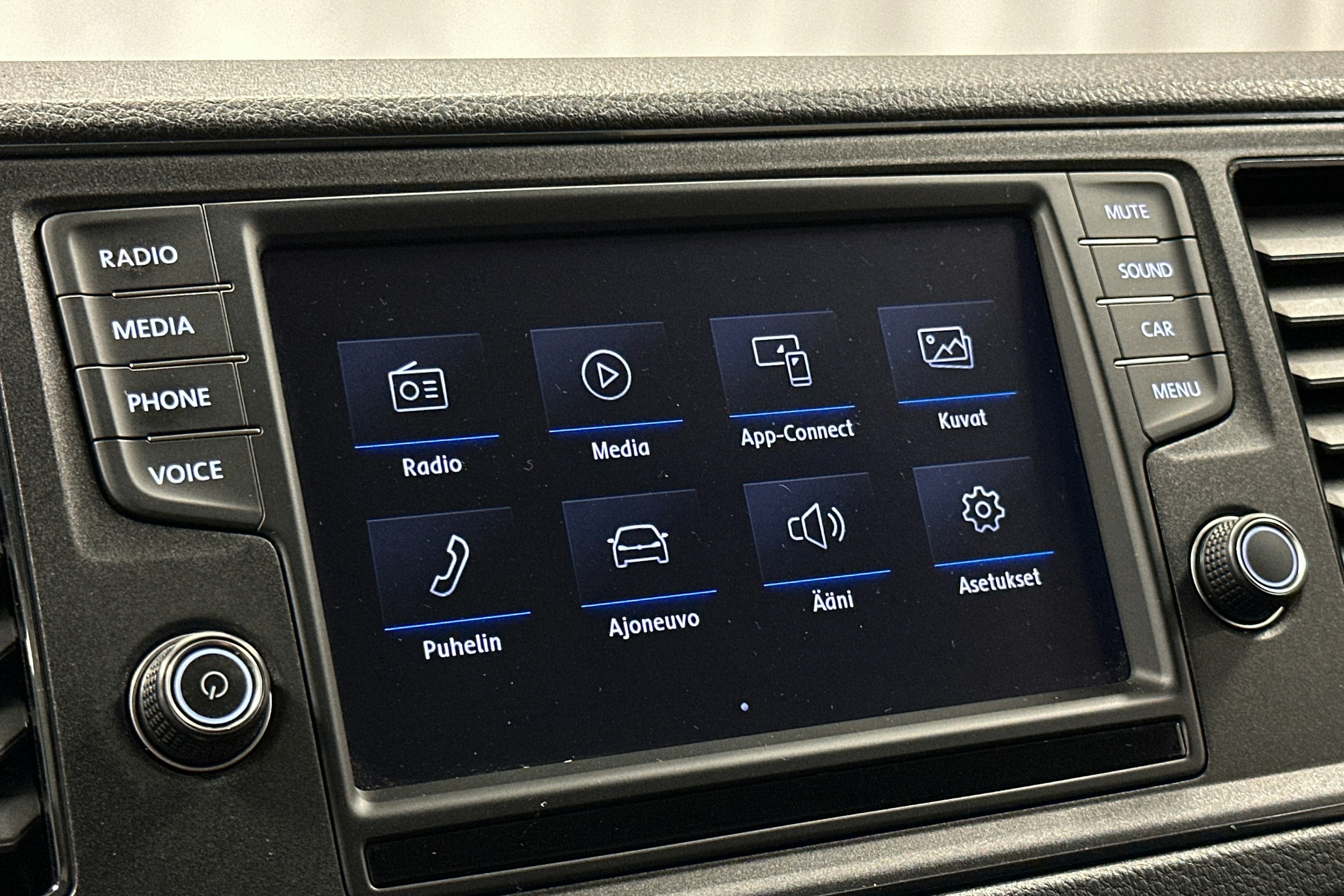 valkoinen Volkswagen Crafter 2018 kuva 16.