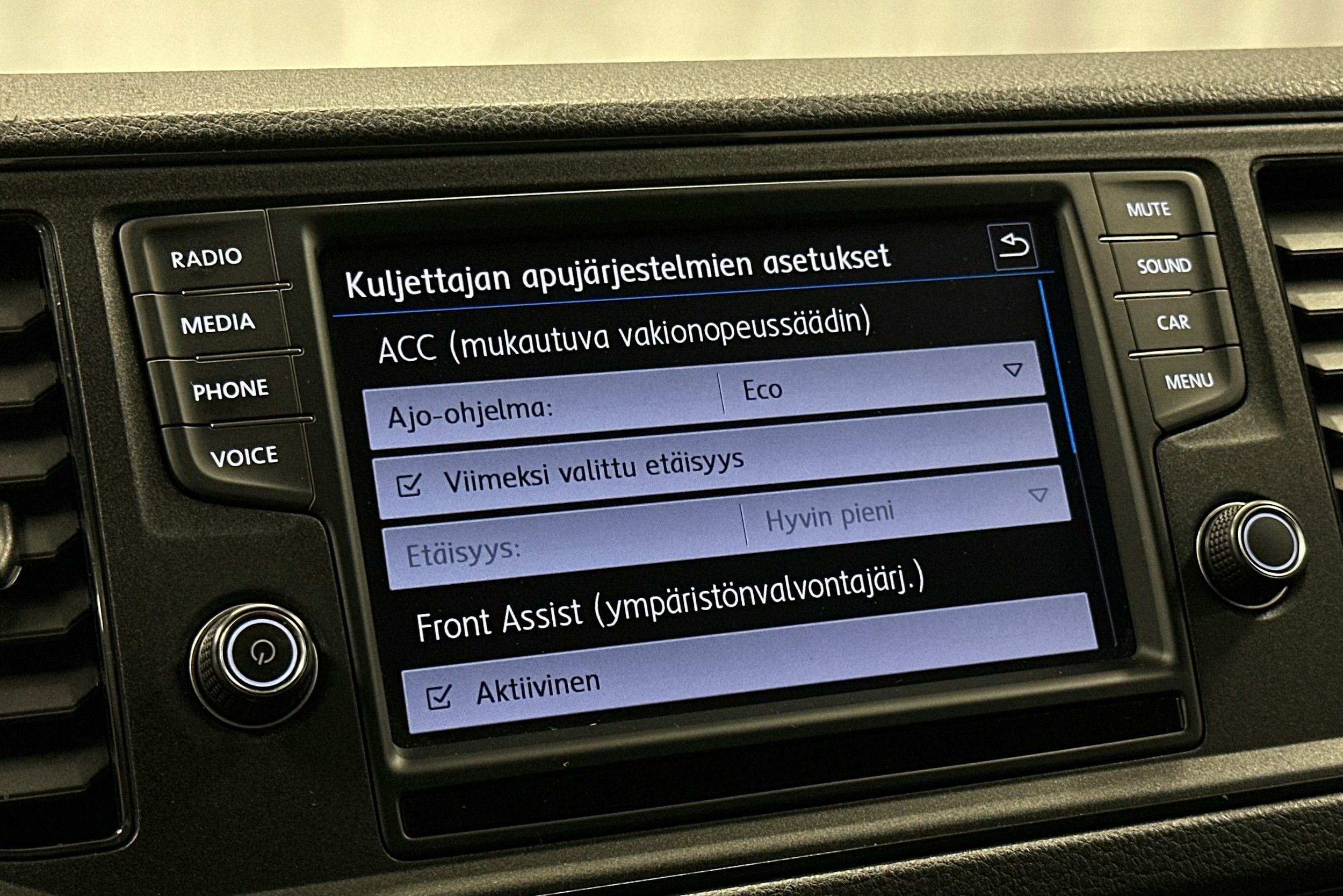 valkoinen Volkswagen Crafter 2018 kuva 18.